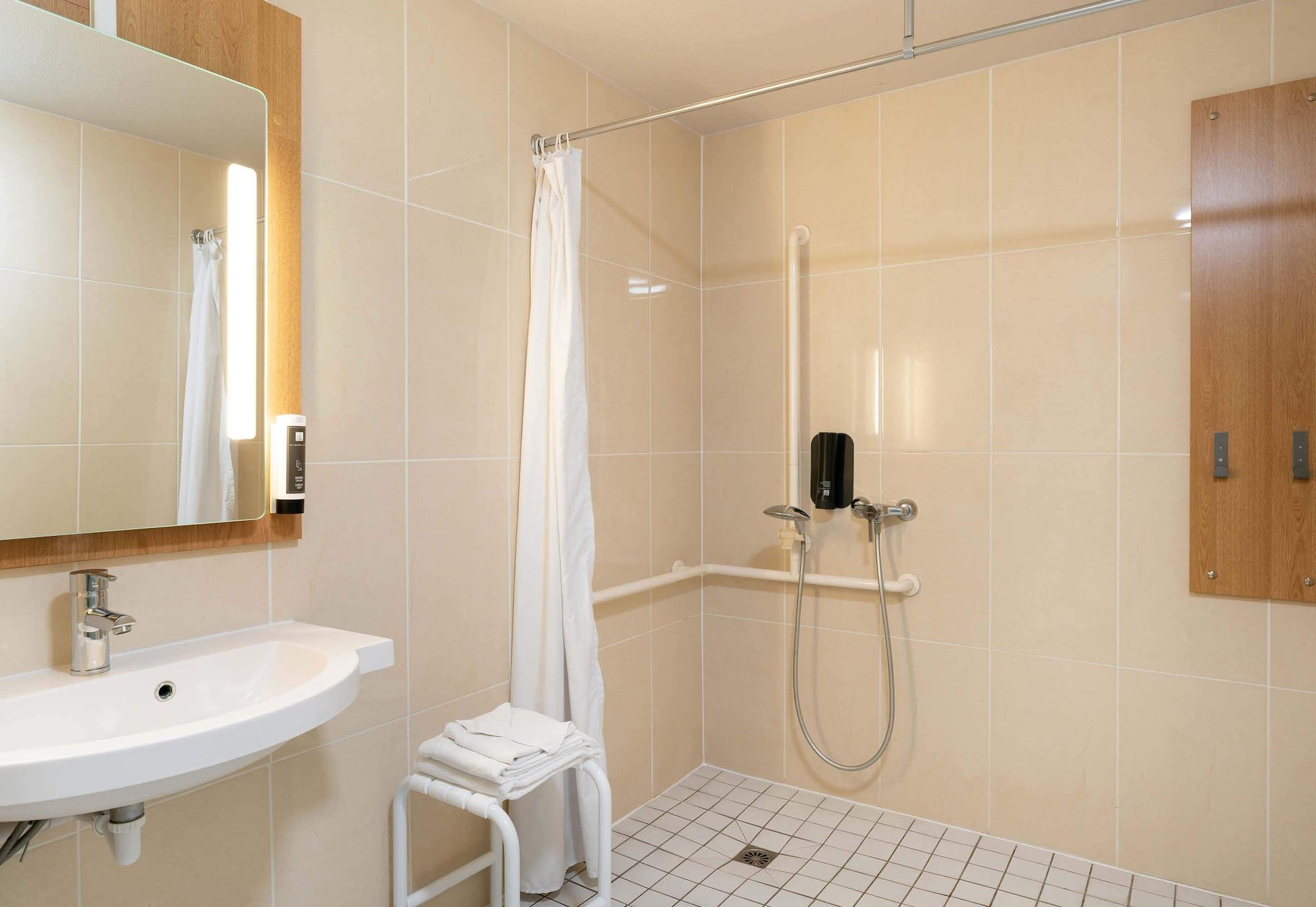 Equipamiento de Habitación B&B HOTEL Auray Carnac