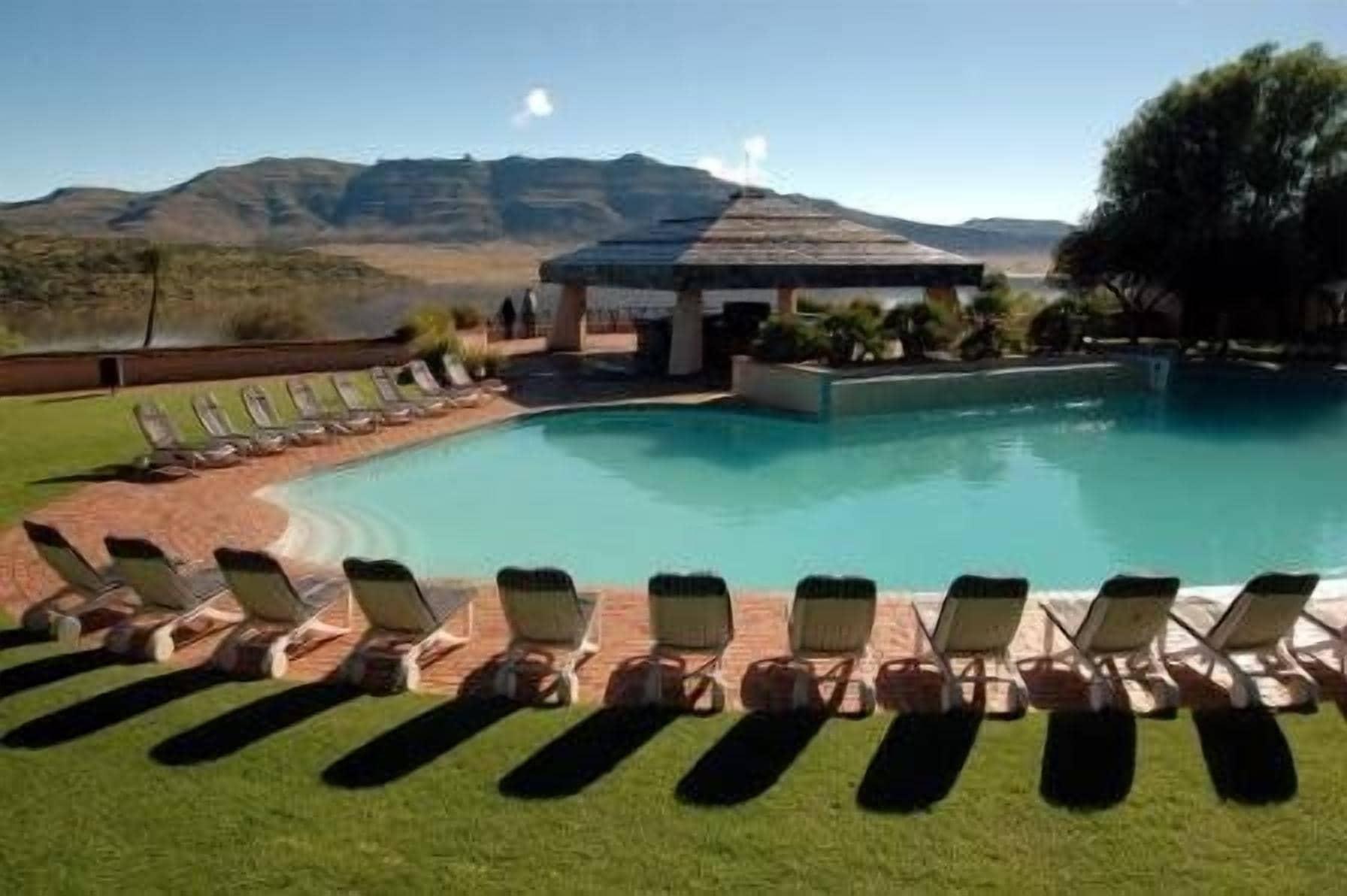 Vista Exterior Black Mountain Leisure & Conference Hotel