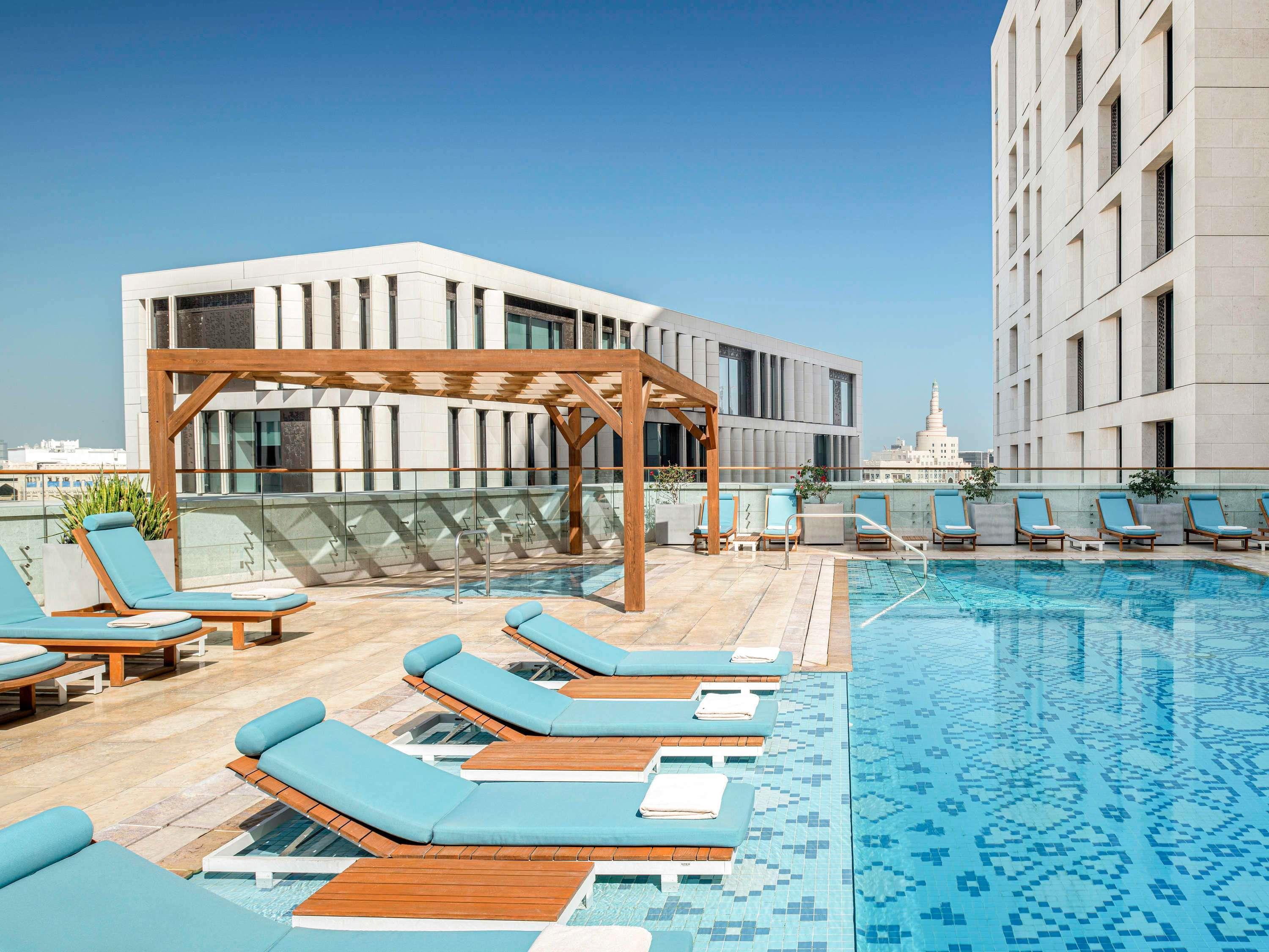 Vista da piscina Alwadi Hotel Doha - MGallery Collection