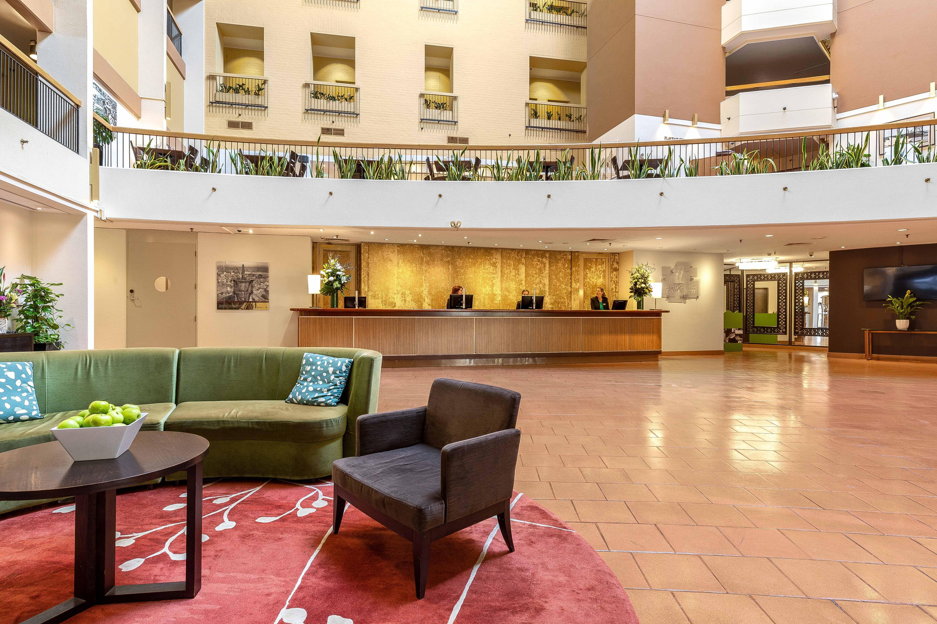 Vista Lobby Sydney Harbour Hotel