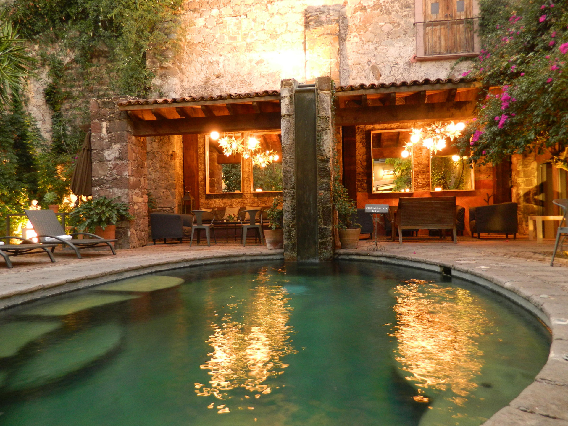 Vista Piscina Hotel El Meson