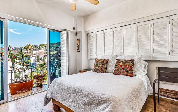 Downtown Malecon Beach Front, AC, Walk to Restaurant/bars, Rooftop 360 Views - Hoteles cerca de Malecón en Puerto Vallarta