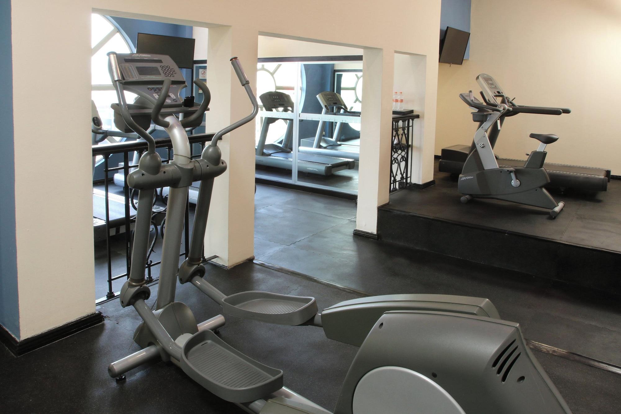 Gimnasio Holiday Inn Express Tecnológico Monterrey by IHG