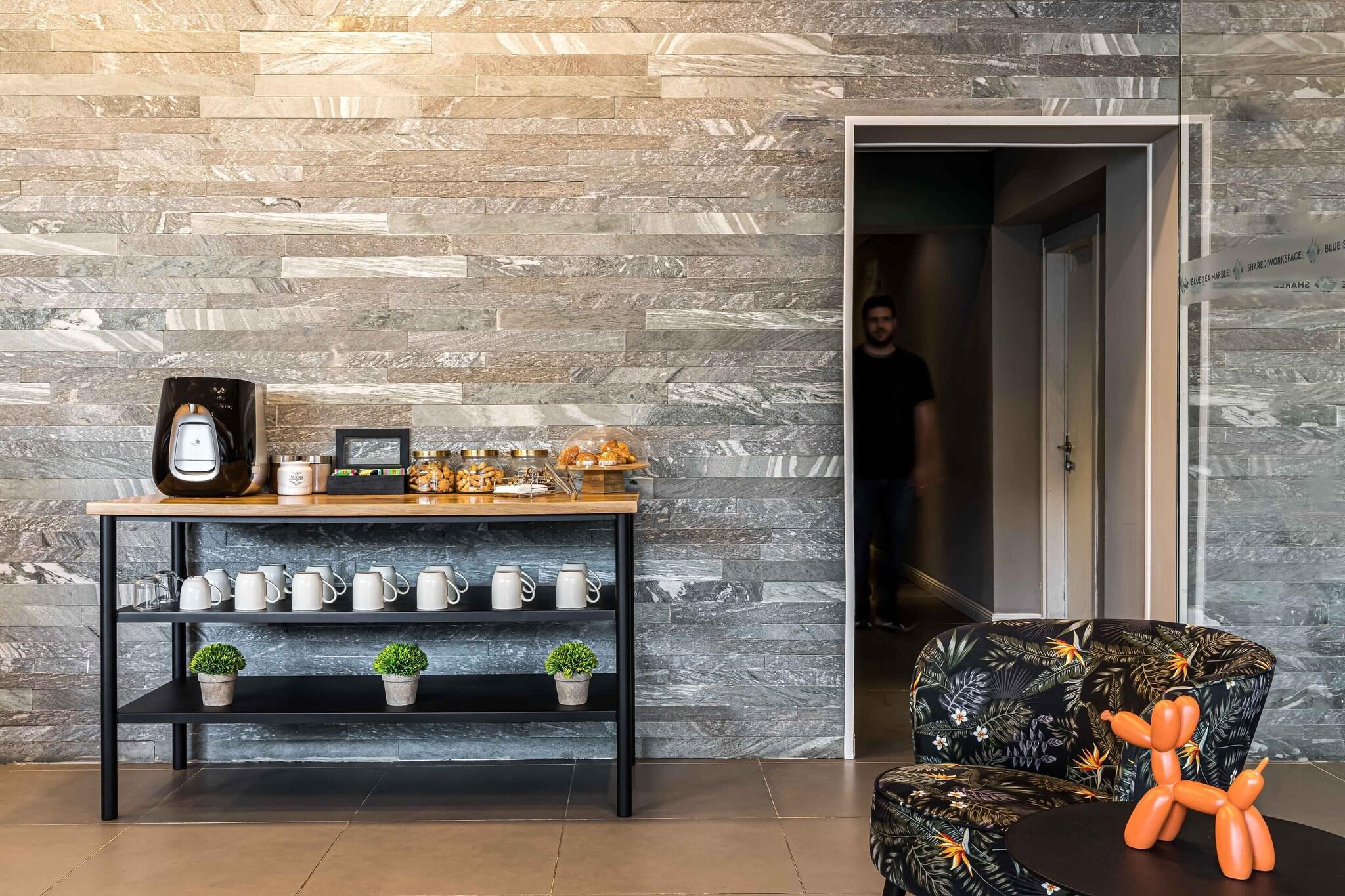 Bar/Salón Blue Sea Marble