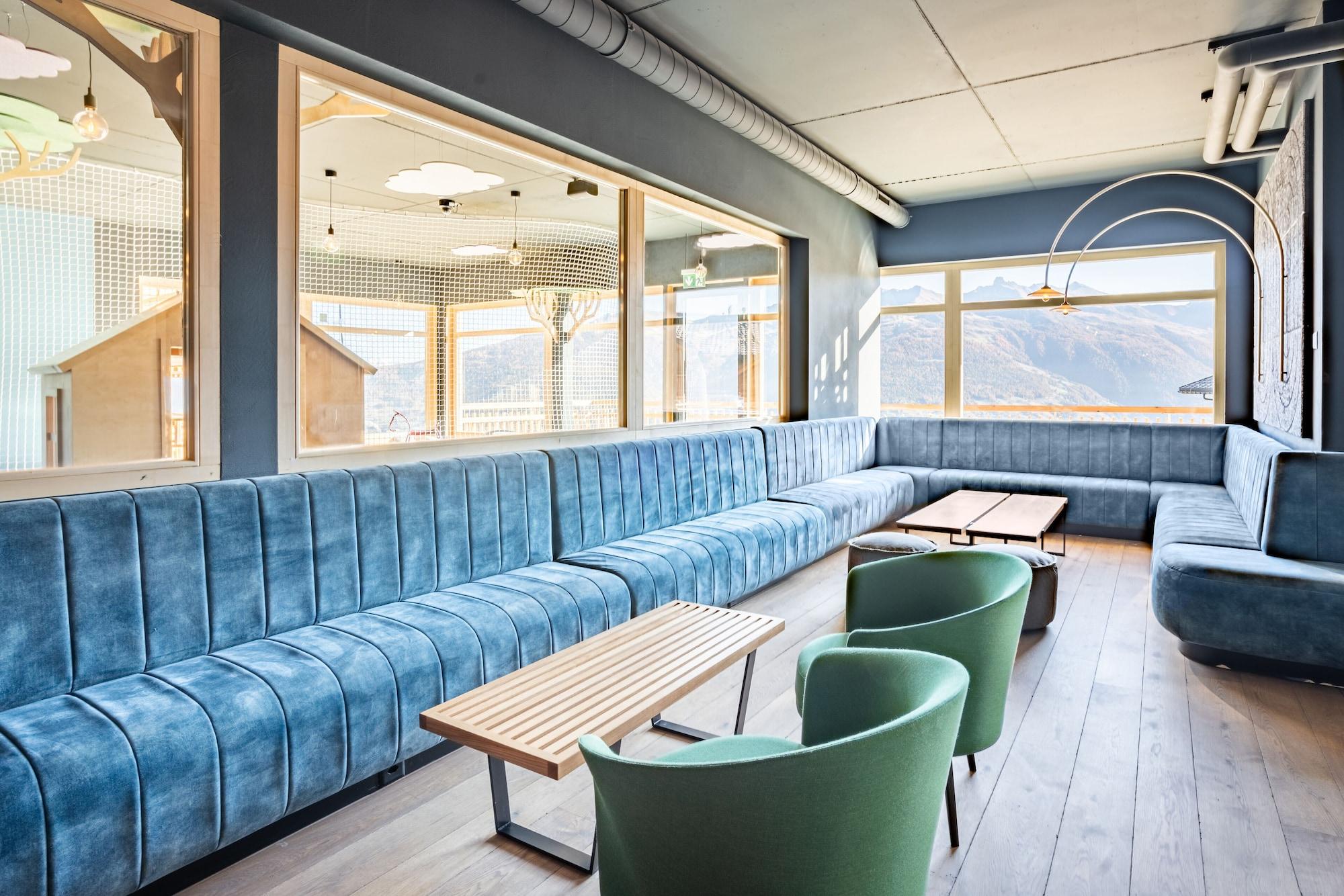 Vista Lobby SWISSPEAK Resorts by Pierre & Vacances Premium Thyon