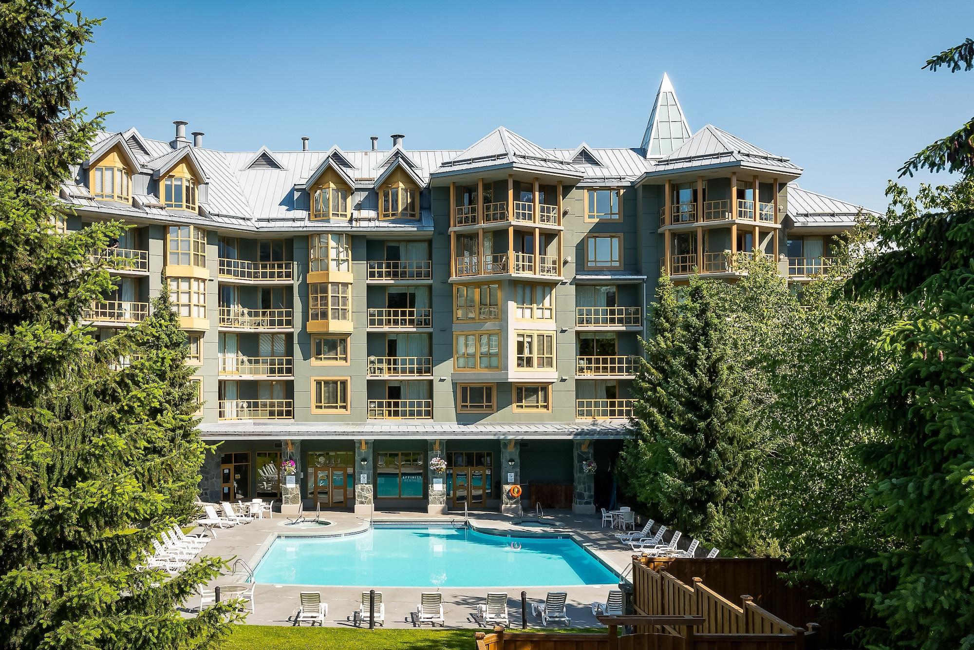 Varios Whistler Cascade Lodge