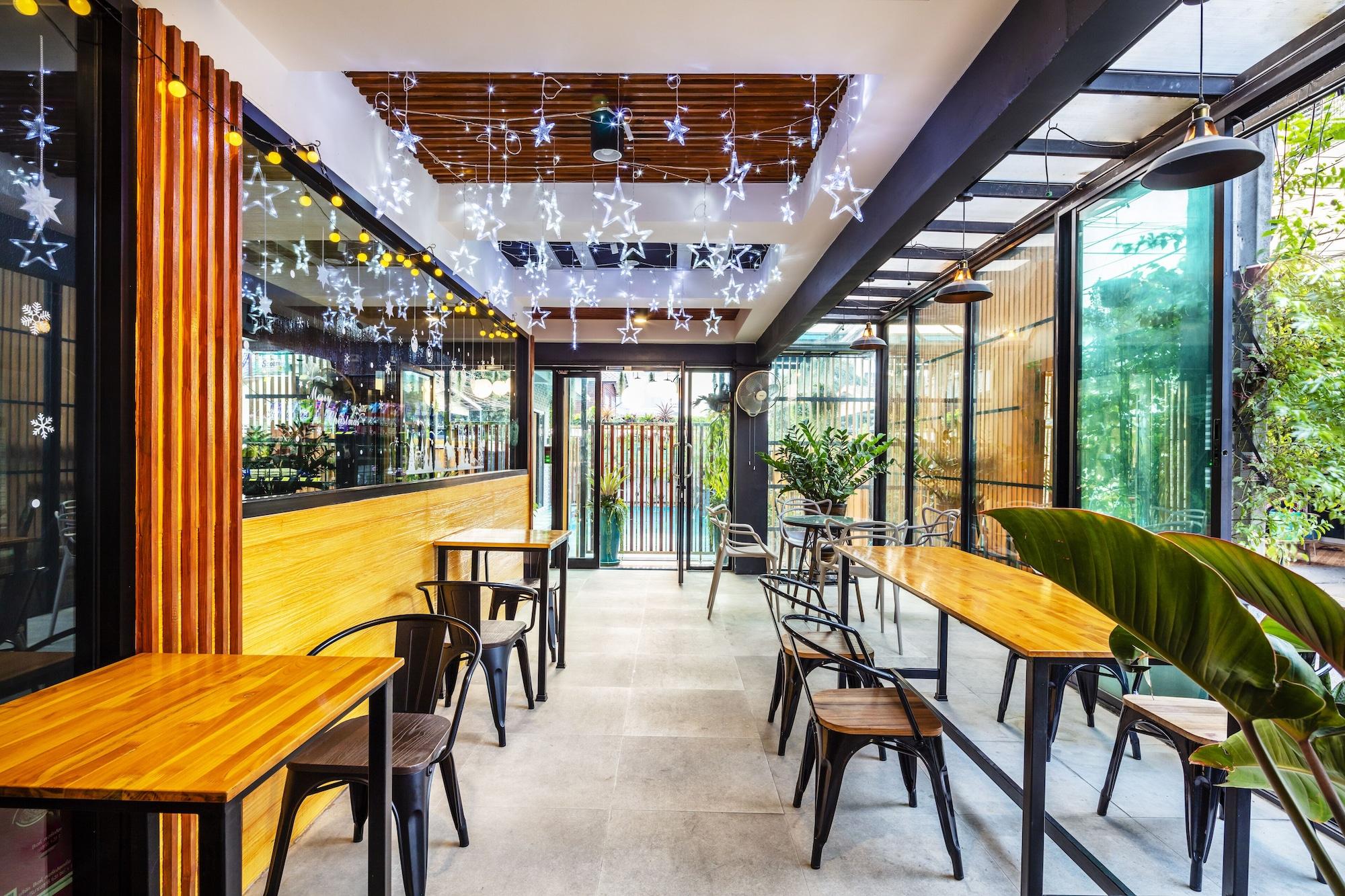 Restaurant Penyos Service Apartment
