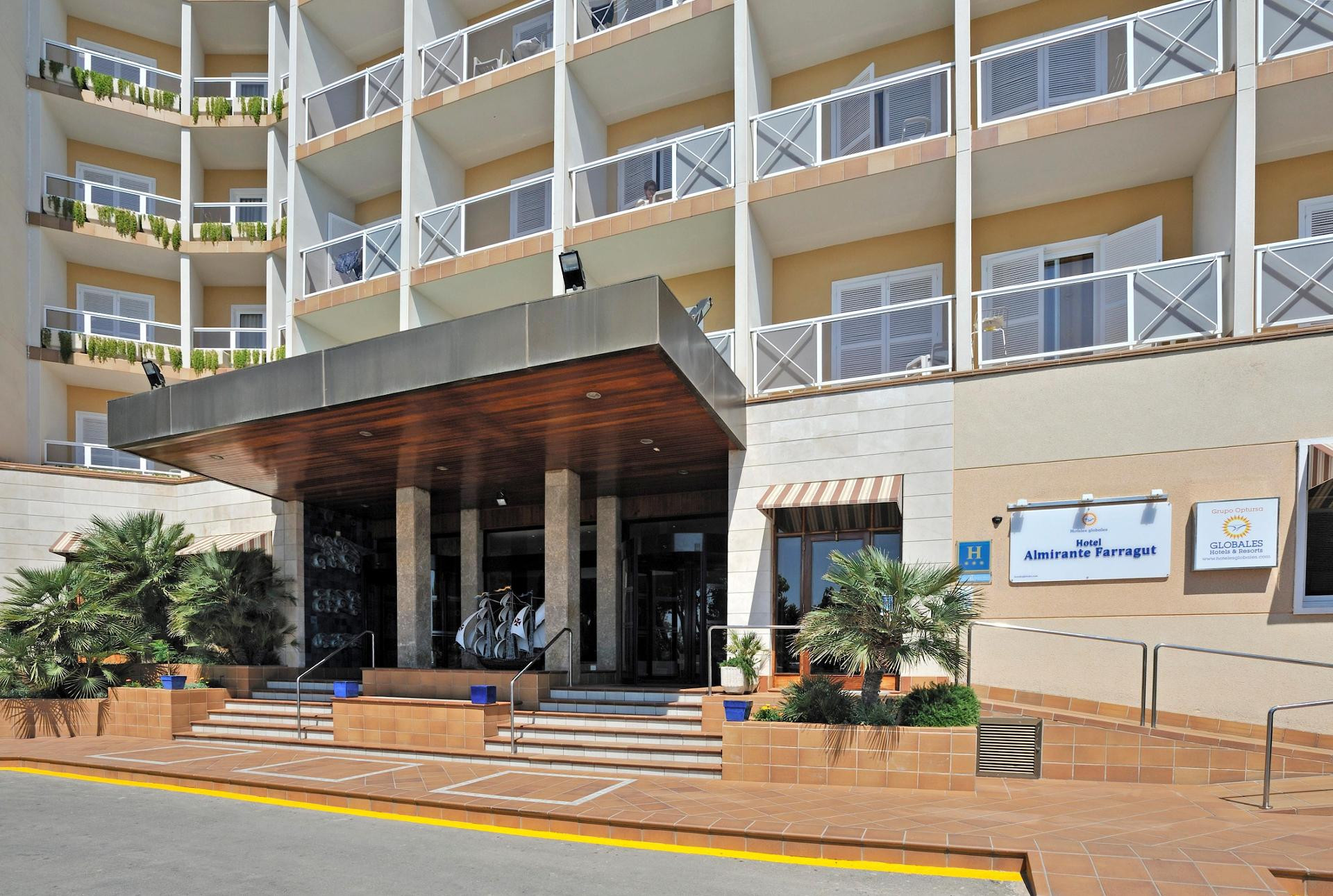 Vista Exterior Globales Club Almirante Farragut