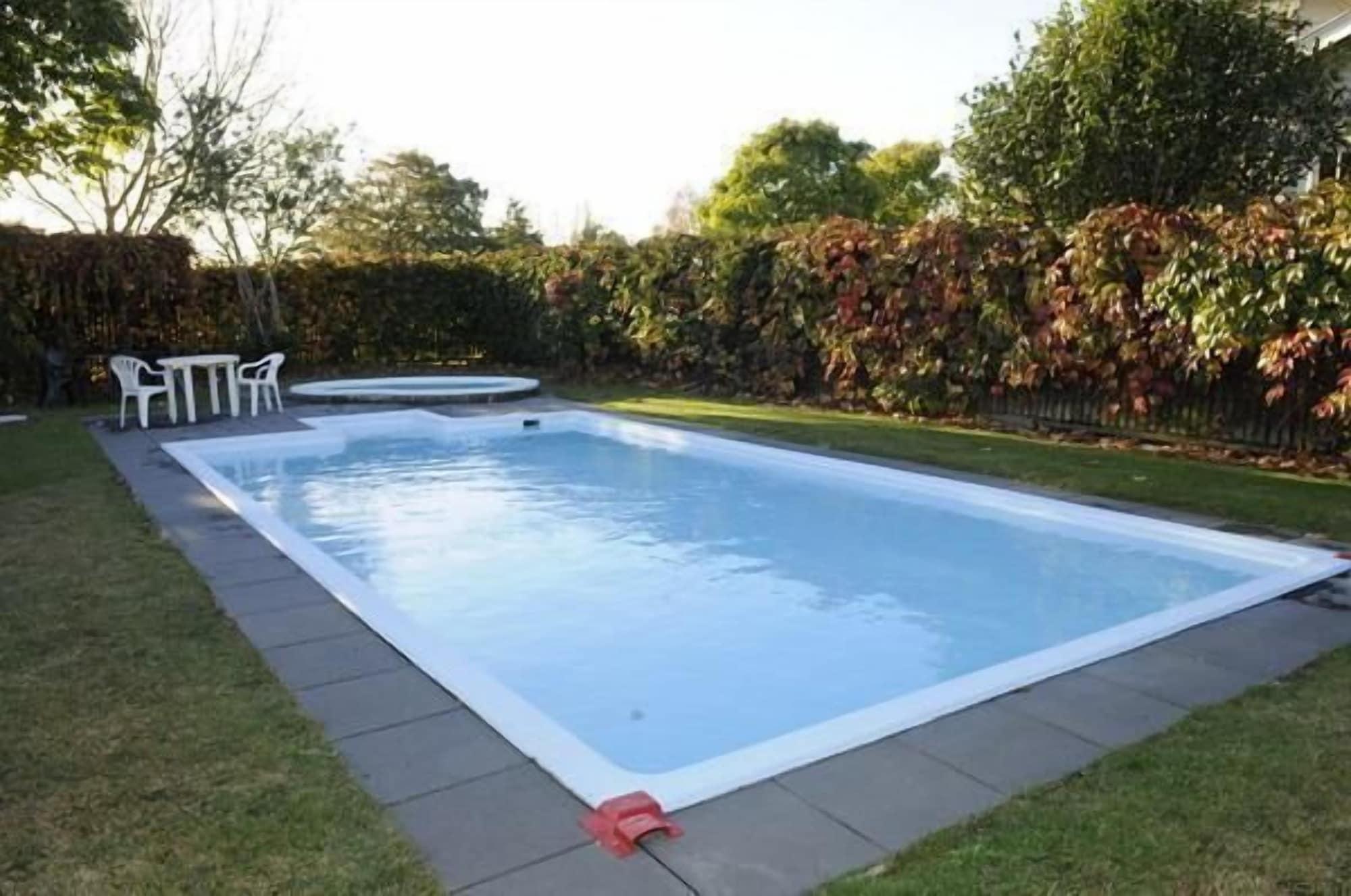 Vista Piscina Ascot Lodge Motel