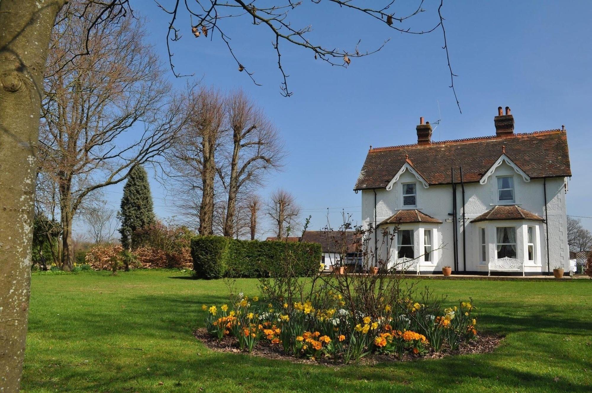 Varios Hookwood Lodge London Gatwick