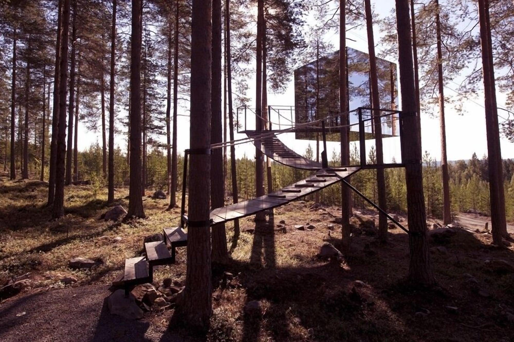 Varios Tree Hotel