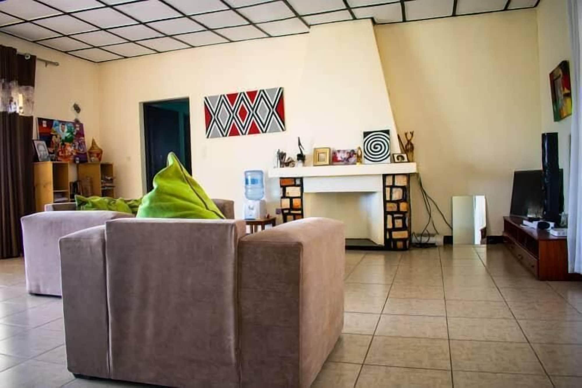 Varios Judith's Hostel