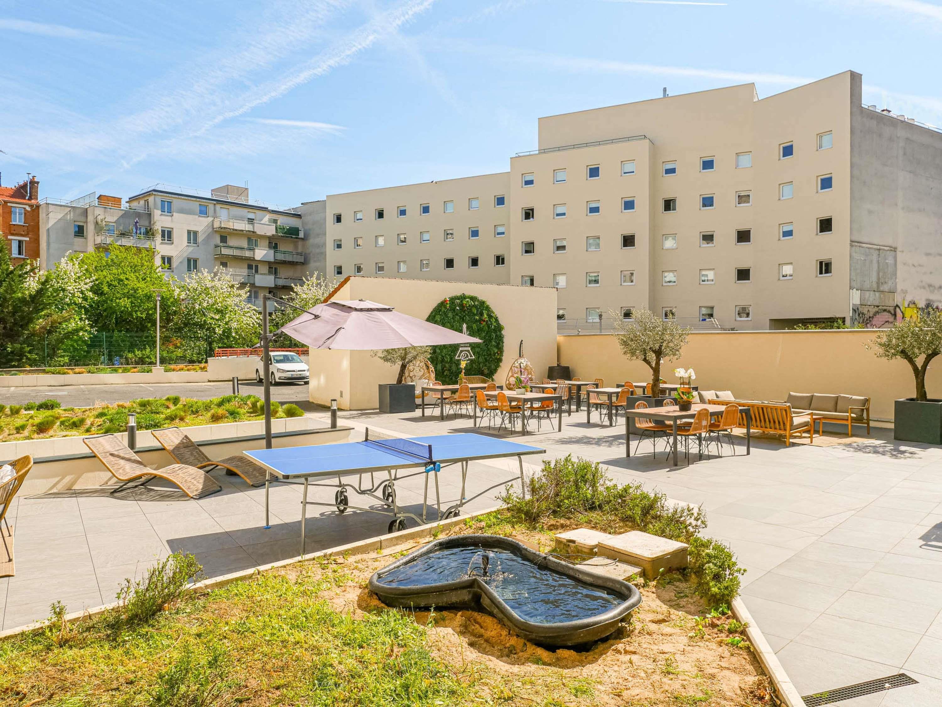 Bar/Salón Novotel Suites Paris Montreuil Vincennes