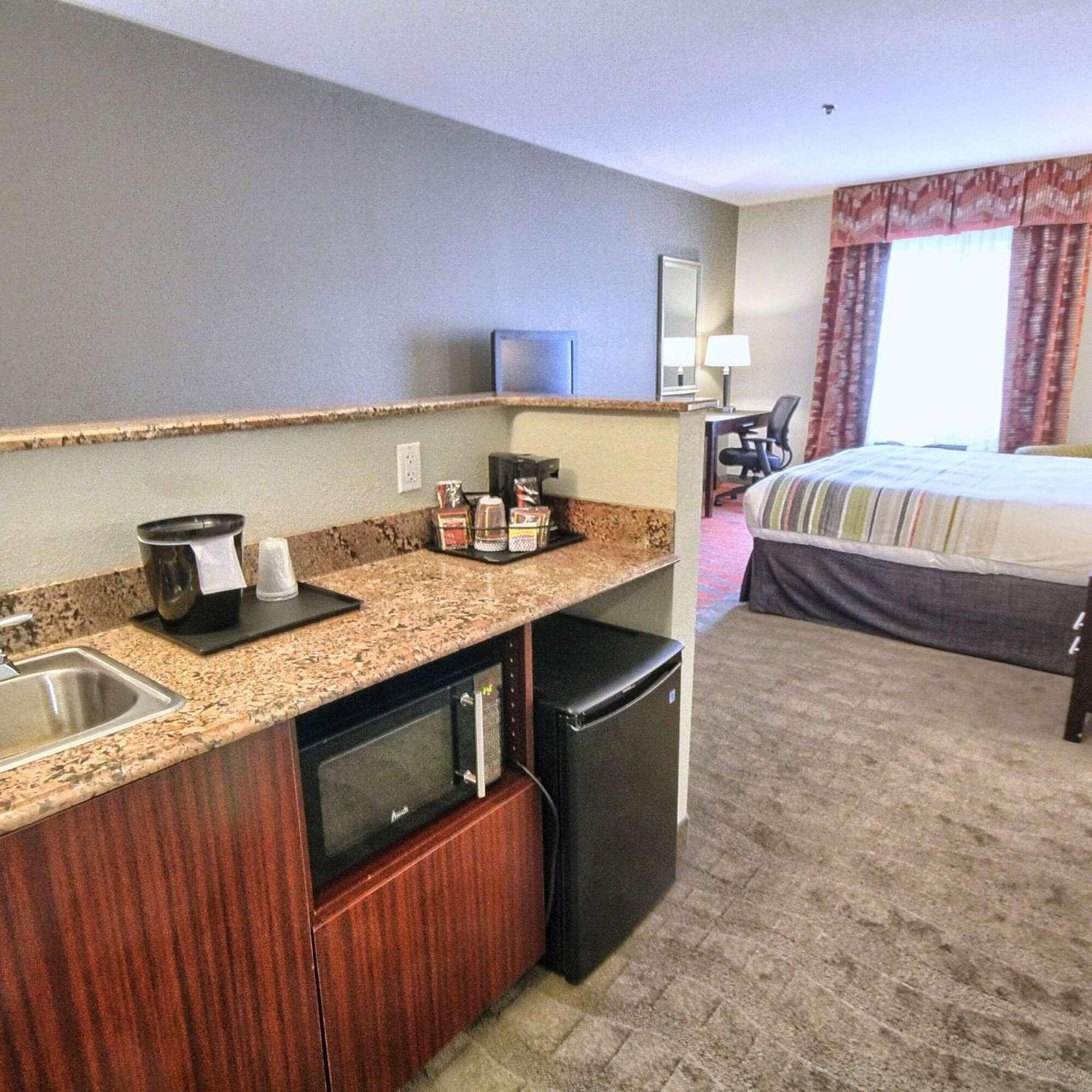 Habitación Country Inn & Suites by Radisson, Dearborn, MI