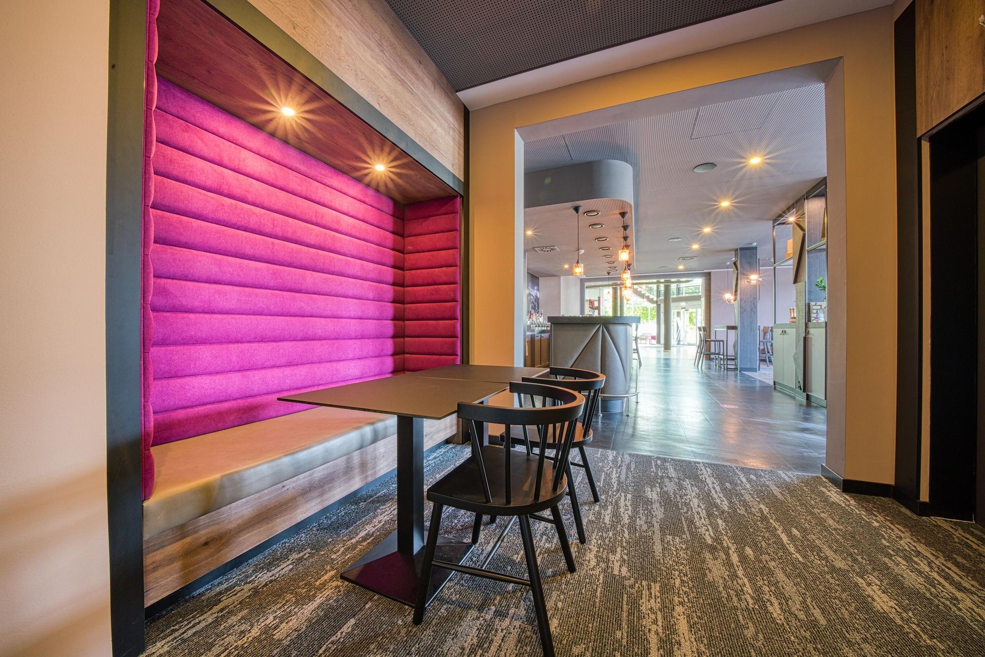 Vista Lobby FourSide Hotel Salzburg, Trademark Collection by Wyndham