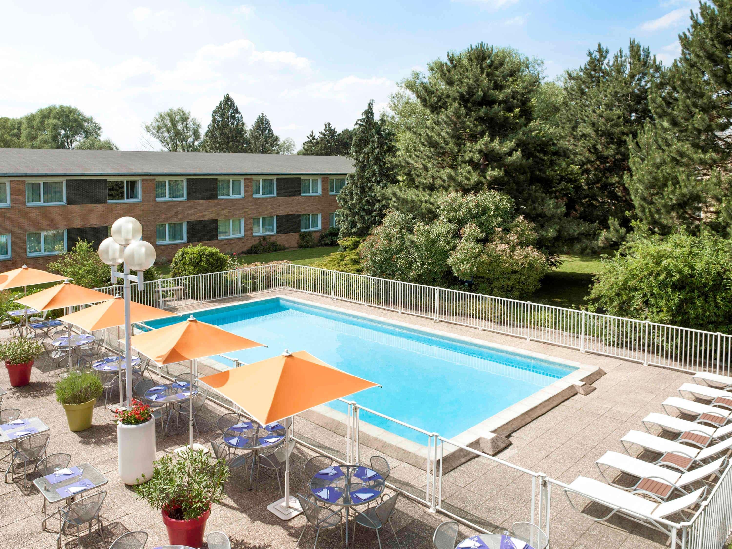 Vista Piscina Novotel Metz Amneville Hotel