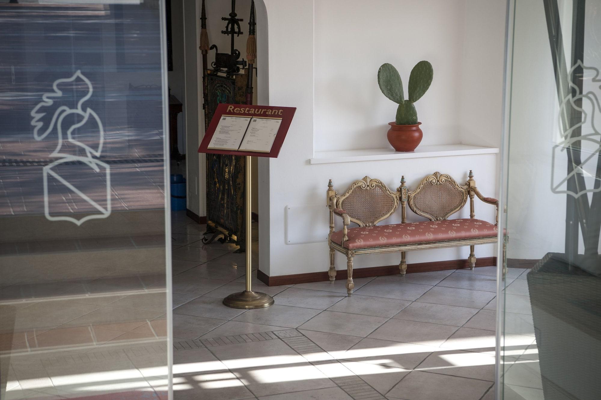 Vista Lobby Hotel Baia Del Capitano