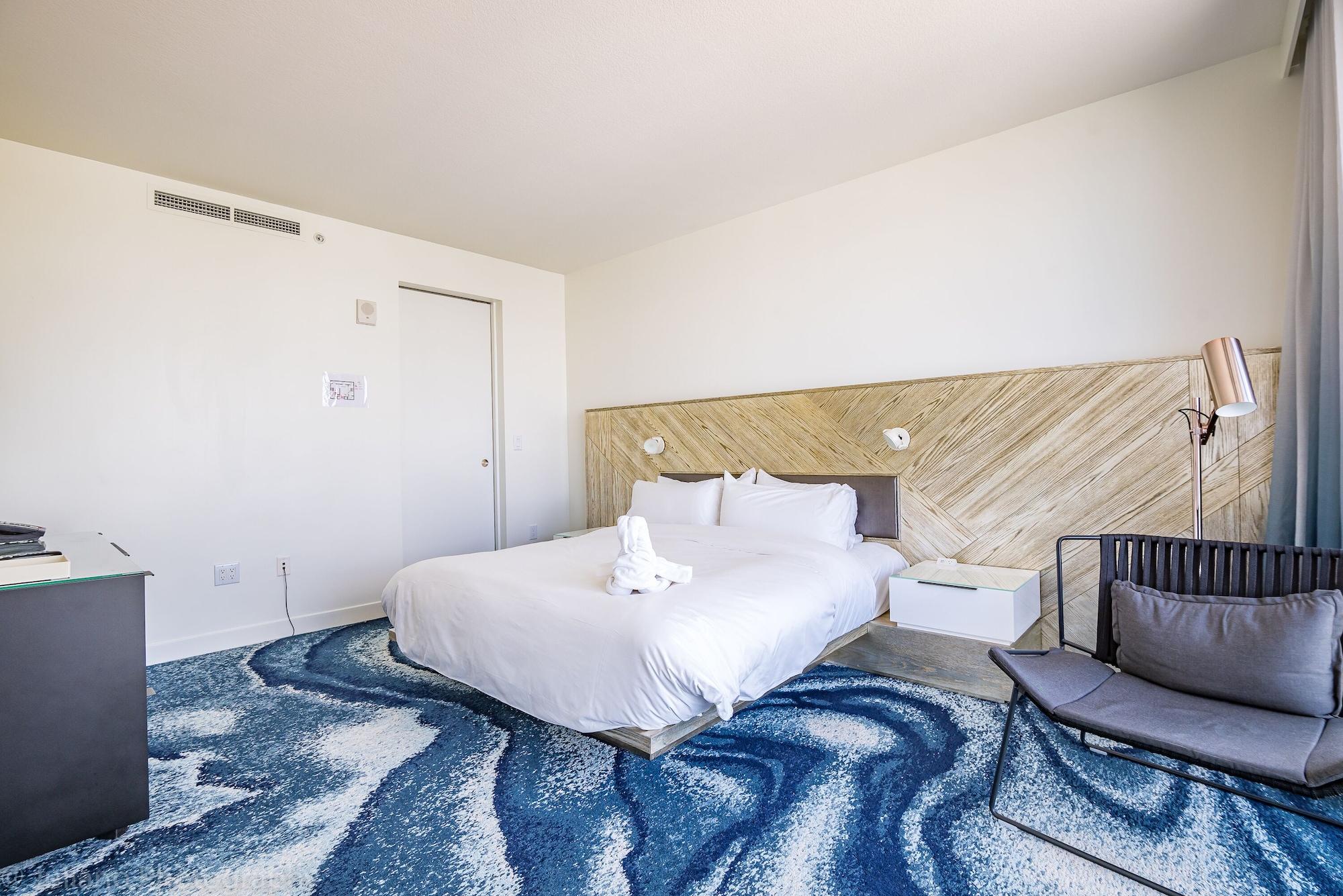 Guest room W Residences Fort Lauderdale Luxury Suites