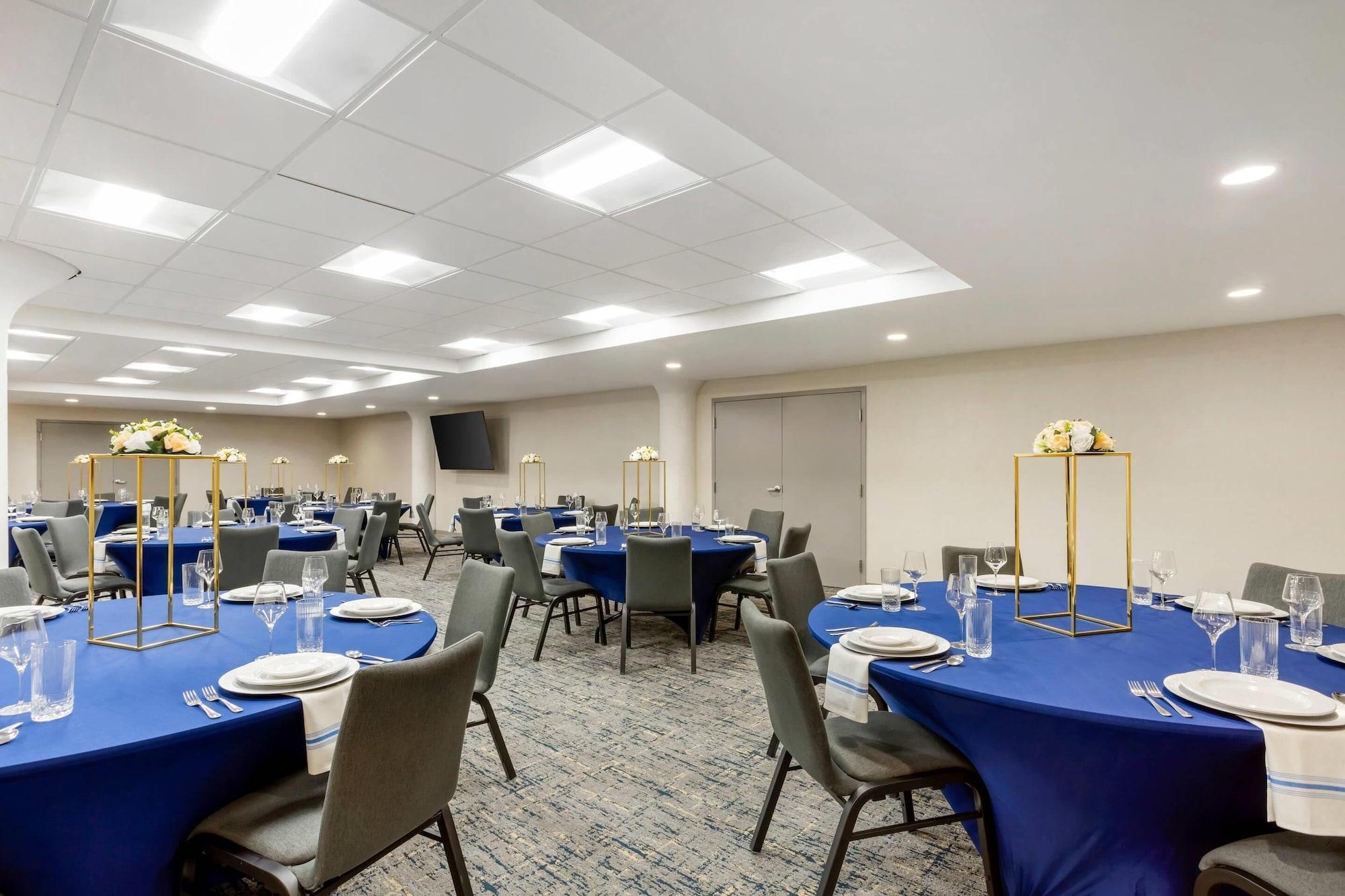 Sala de Reuniones Comfort Inn & Suites Newark Liberty International Airport