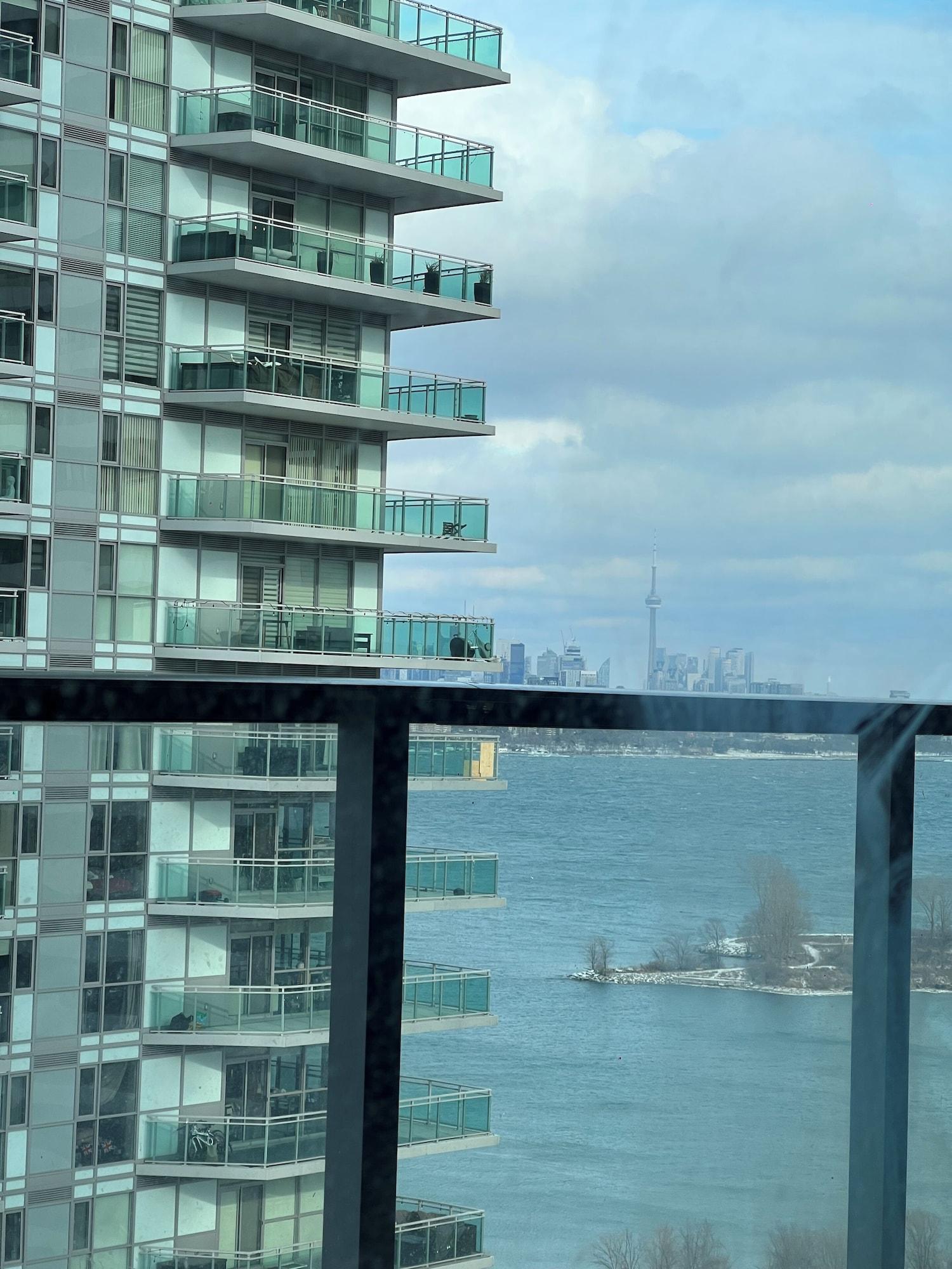 Vista Exterior Adastay Suites Toronto