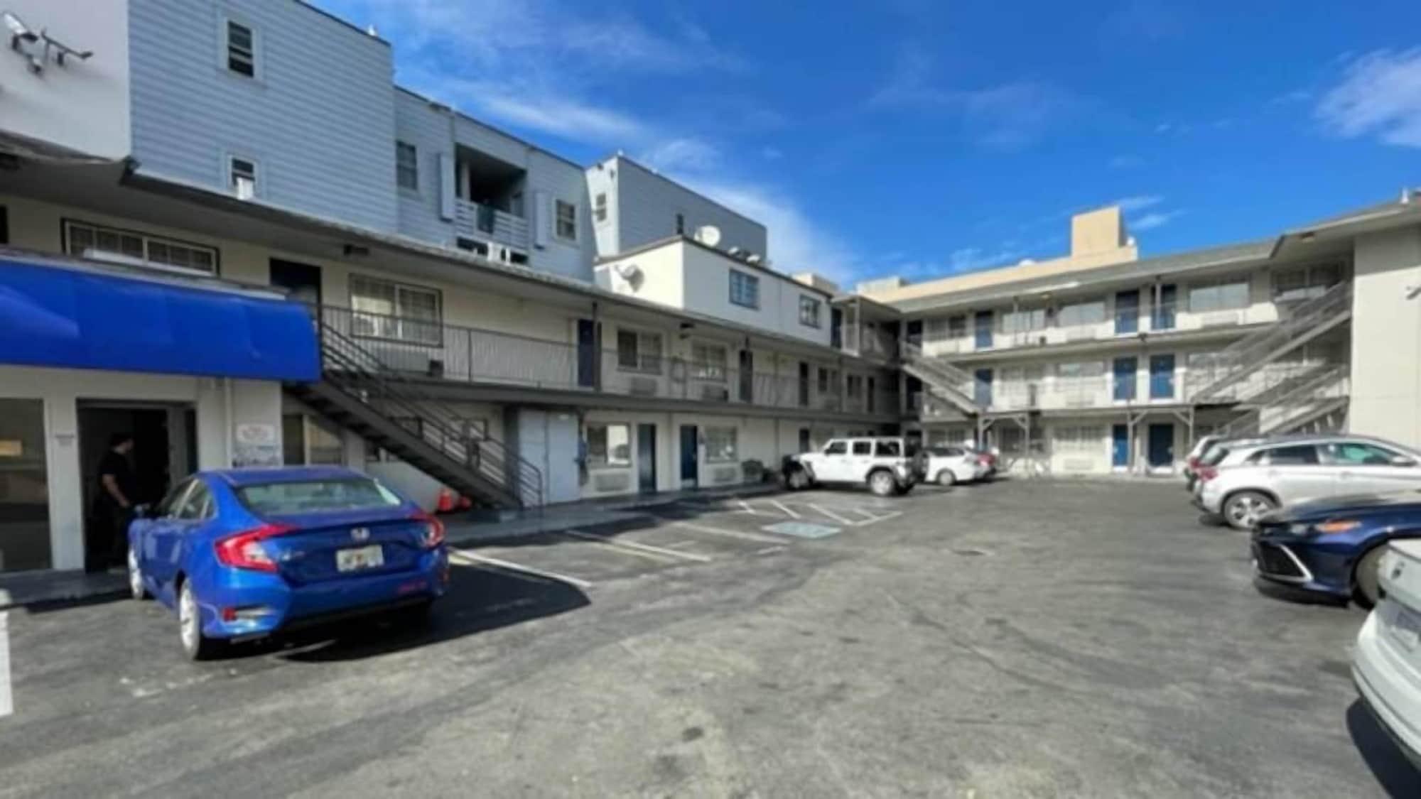 Vista Exterior Motel 6 San Francisco, CA - Lombard Street