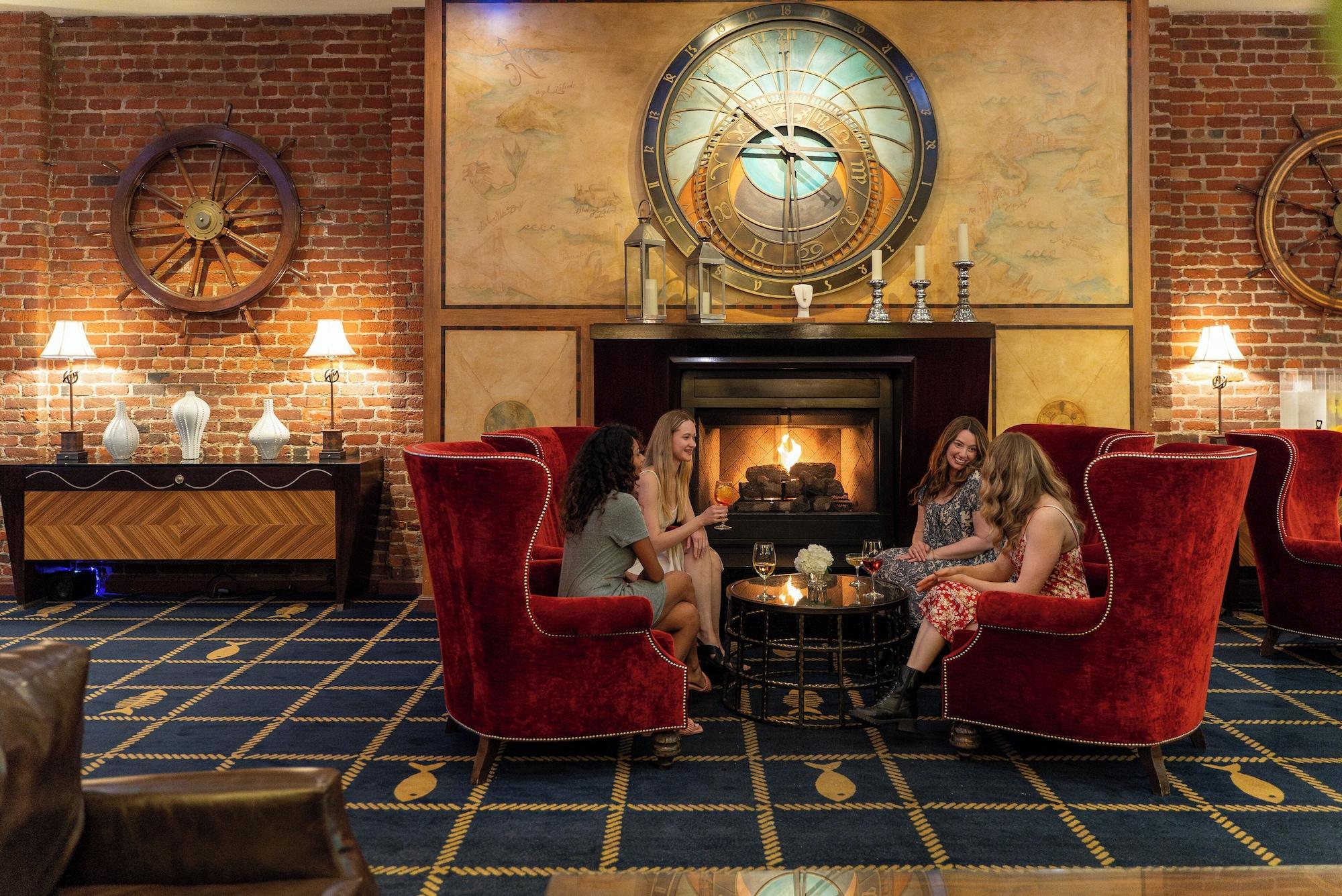 Vista Lobby Argonaut Hotel