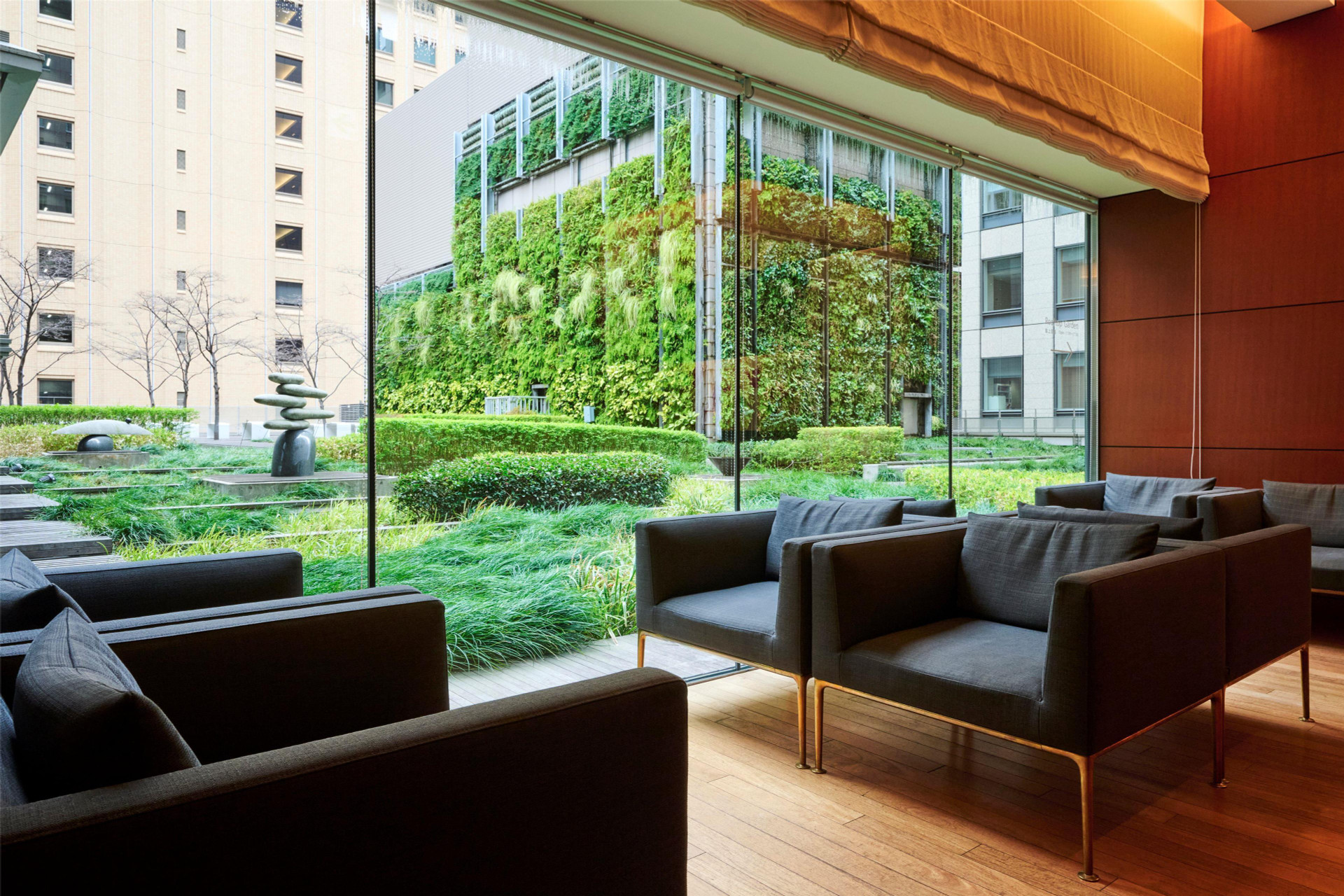 Vista Lobby Marunouchi Hotel