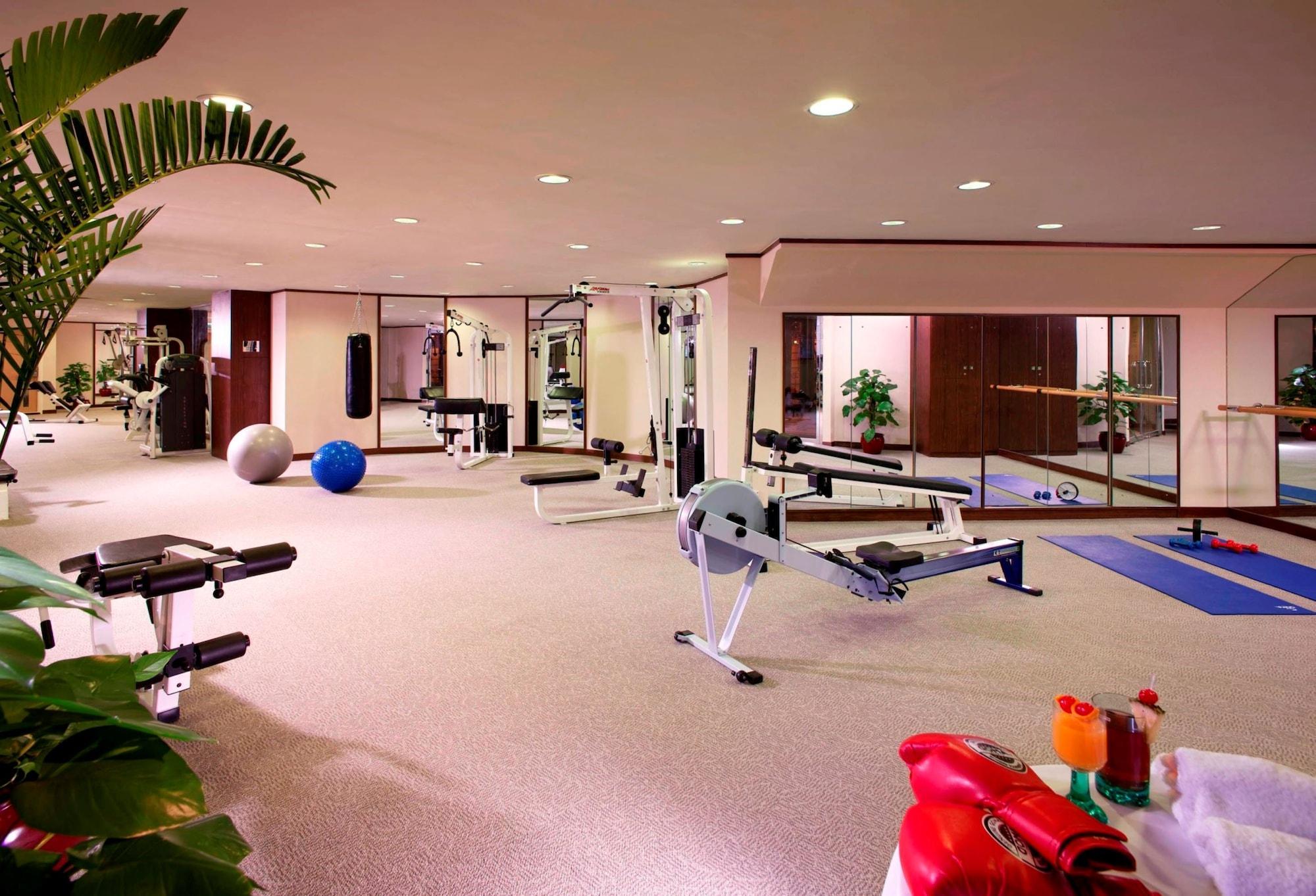 Gimnasio Harbour Plaza Metropolis