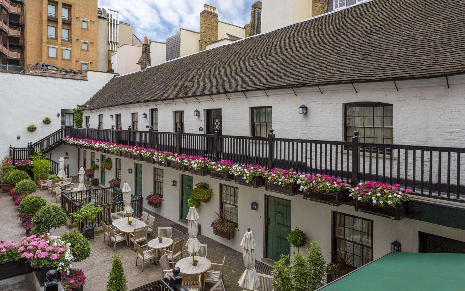 Vista Exterior The Stafford London