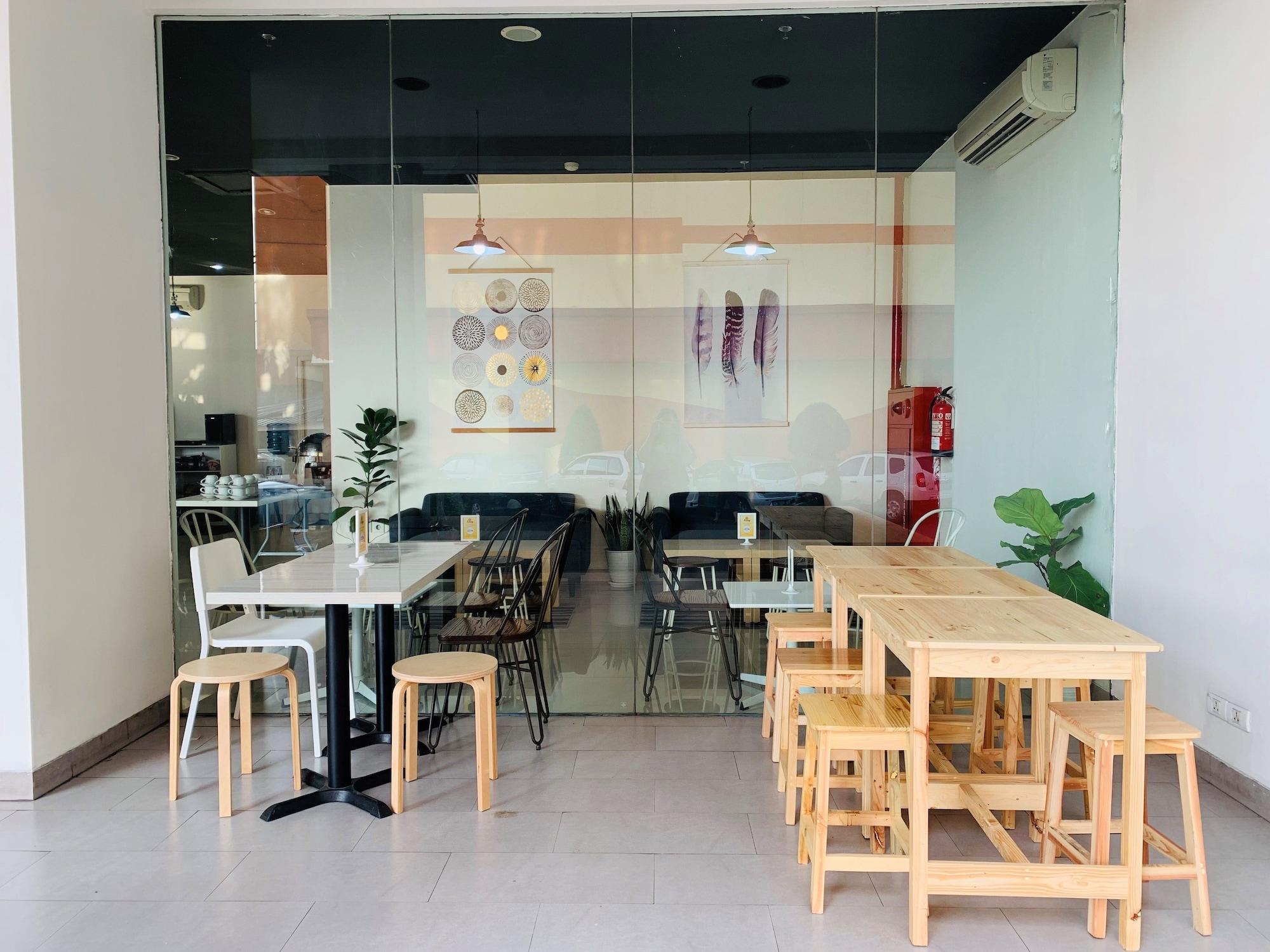 Restaurant Red Planet Bekasi
