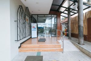 Alojamiento - RedDoorz Plus Near Bamboo Organ Las Piñas