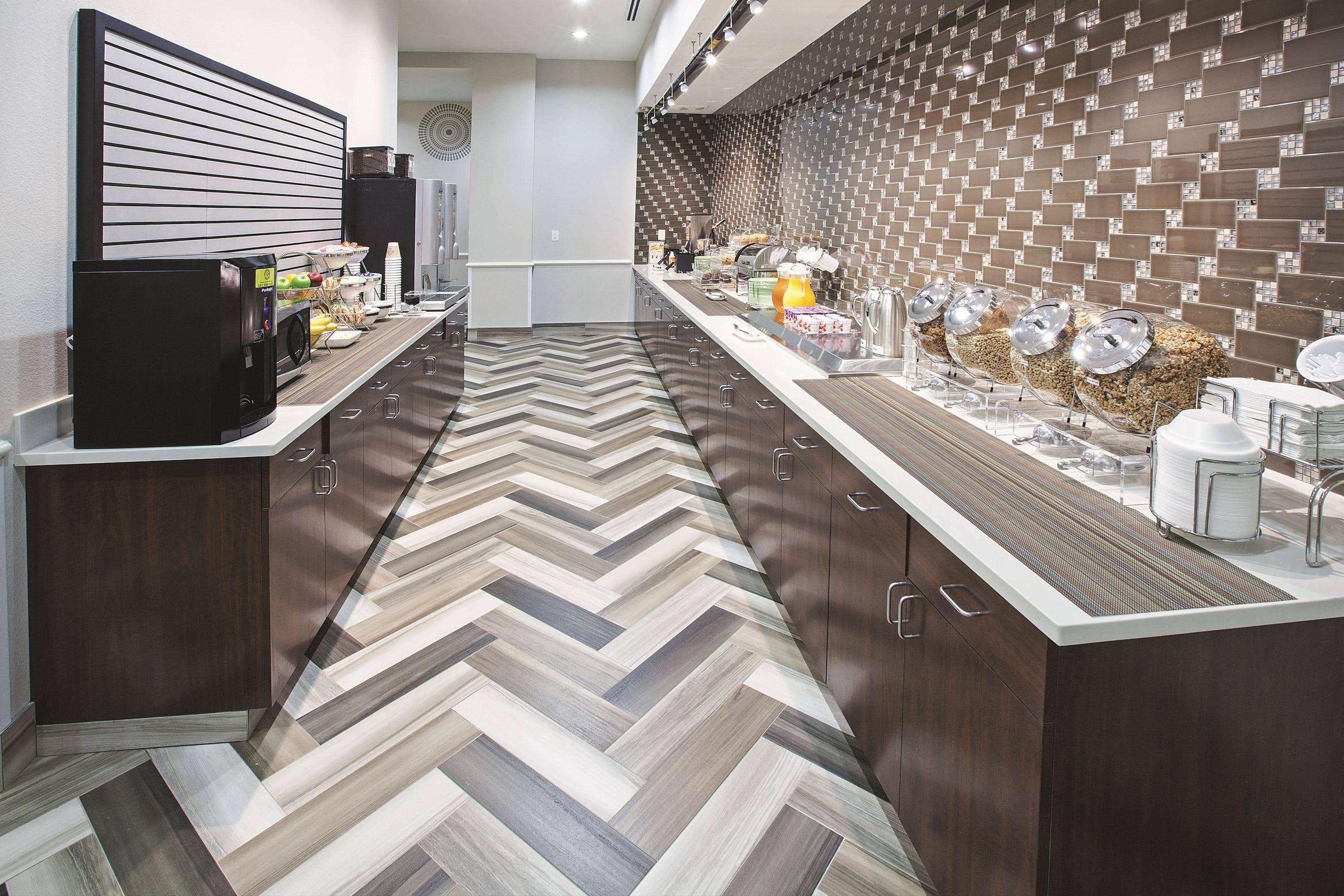 Restaurant La Quinta Inn & Suites by Wyndham Houston NW Beltway8/WestRD