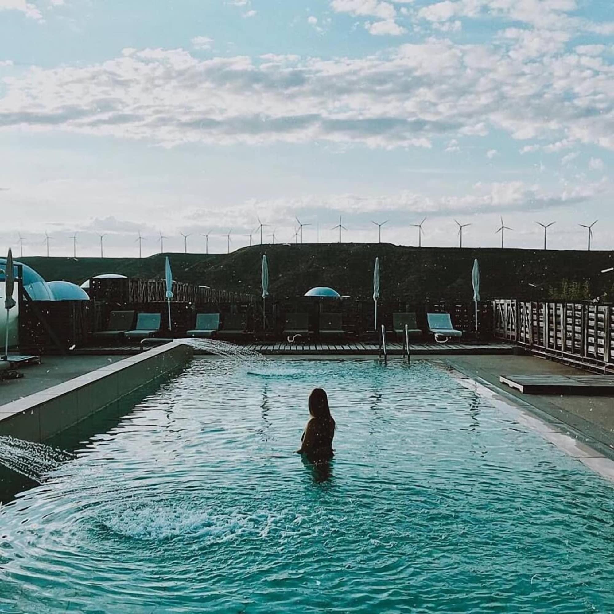 Vista Piscina Hotel Aire de Bardenas