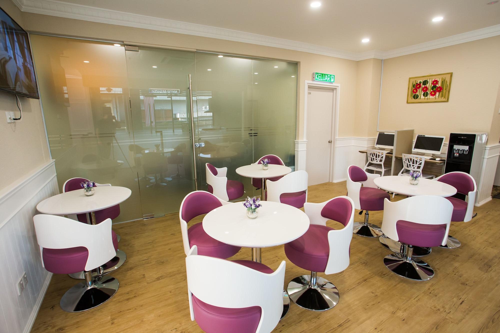 Bar/Salón Lavender Inn Usj