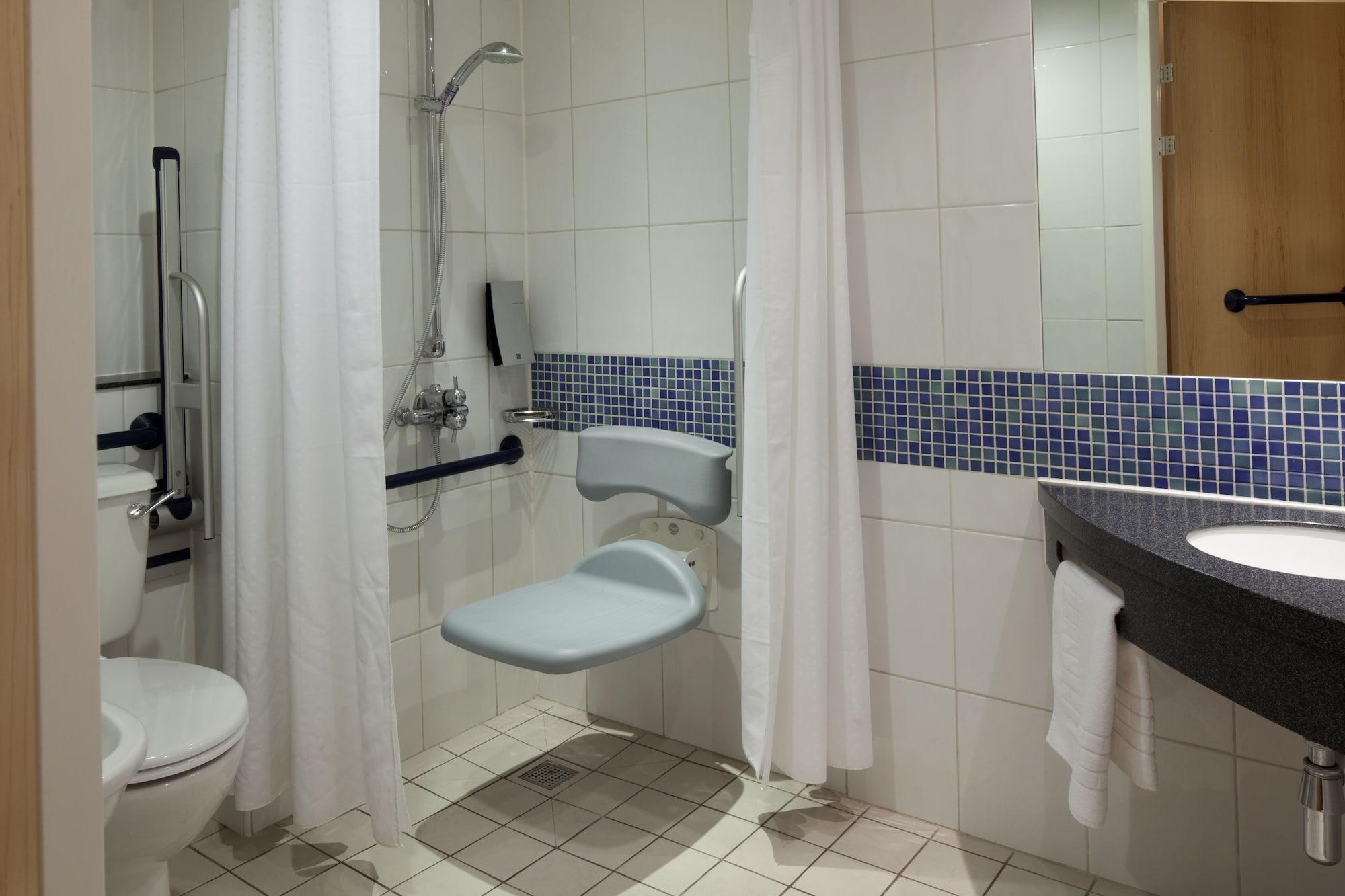 Equipamiento de Habitación Holiday Inn Express Walsall M6J10 by IHG