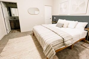 Alquiler Vacacional - The Landon- Stylish Townhouse-Centrally Located.
