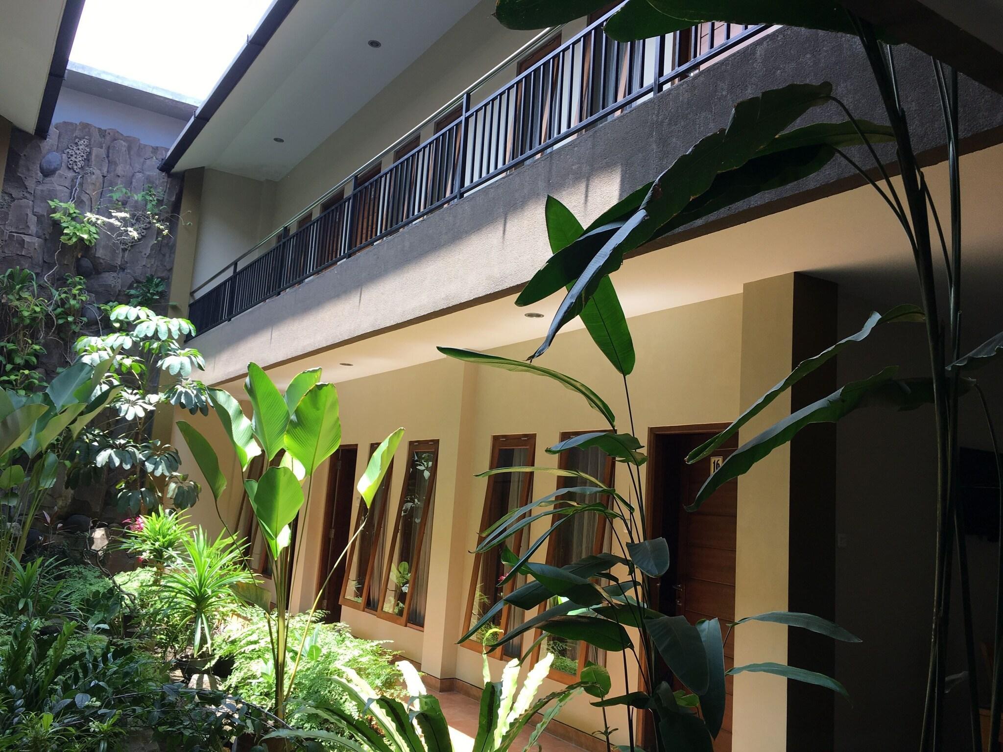 Instalaciones Recreativas Aloha Hotel