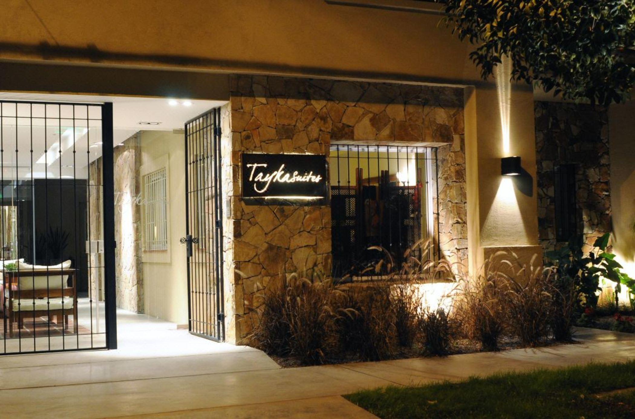 Vista Exterior Tayka Hotel