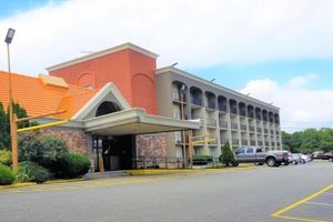 Alojamiento - Howard Johnson by Wyndham Clifton NJ