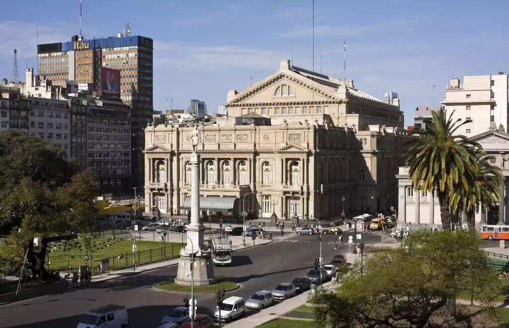 Vista Exterior obelisco hoteles