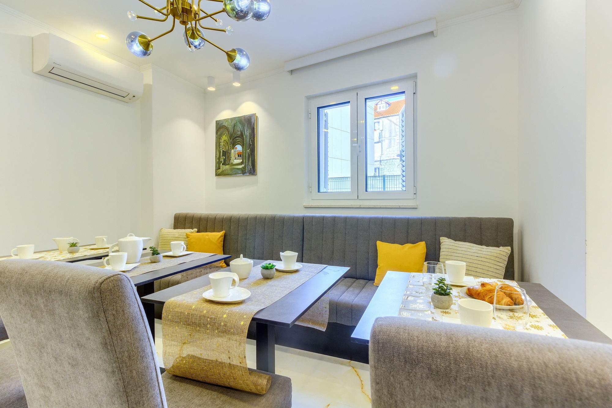Restaurant Irini Luxury Rooms
