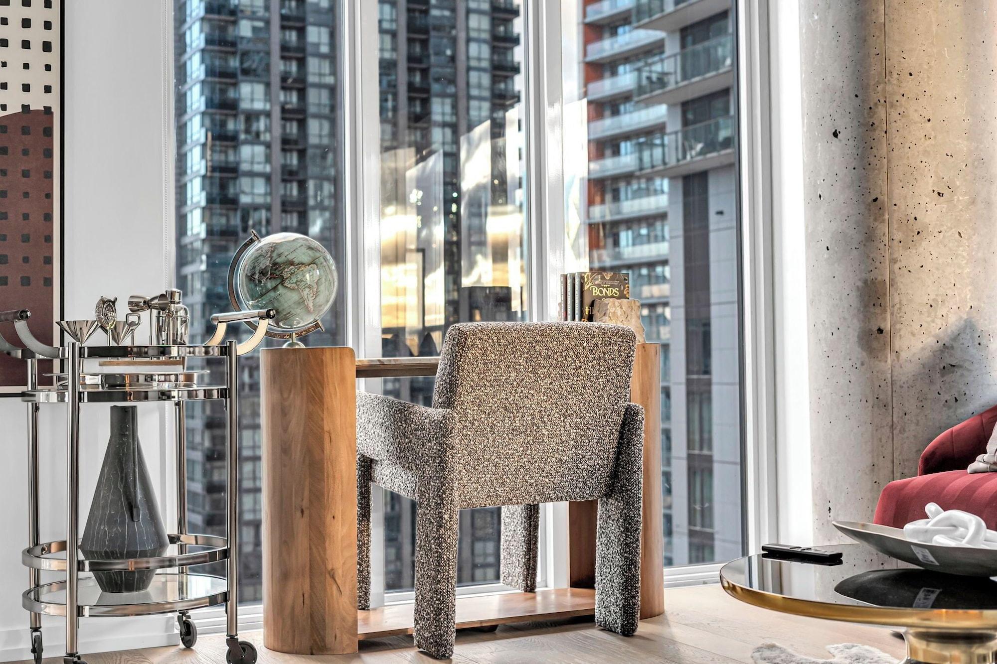 Set de Habitación The Estate Entertainment District