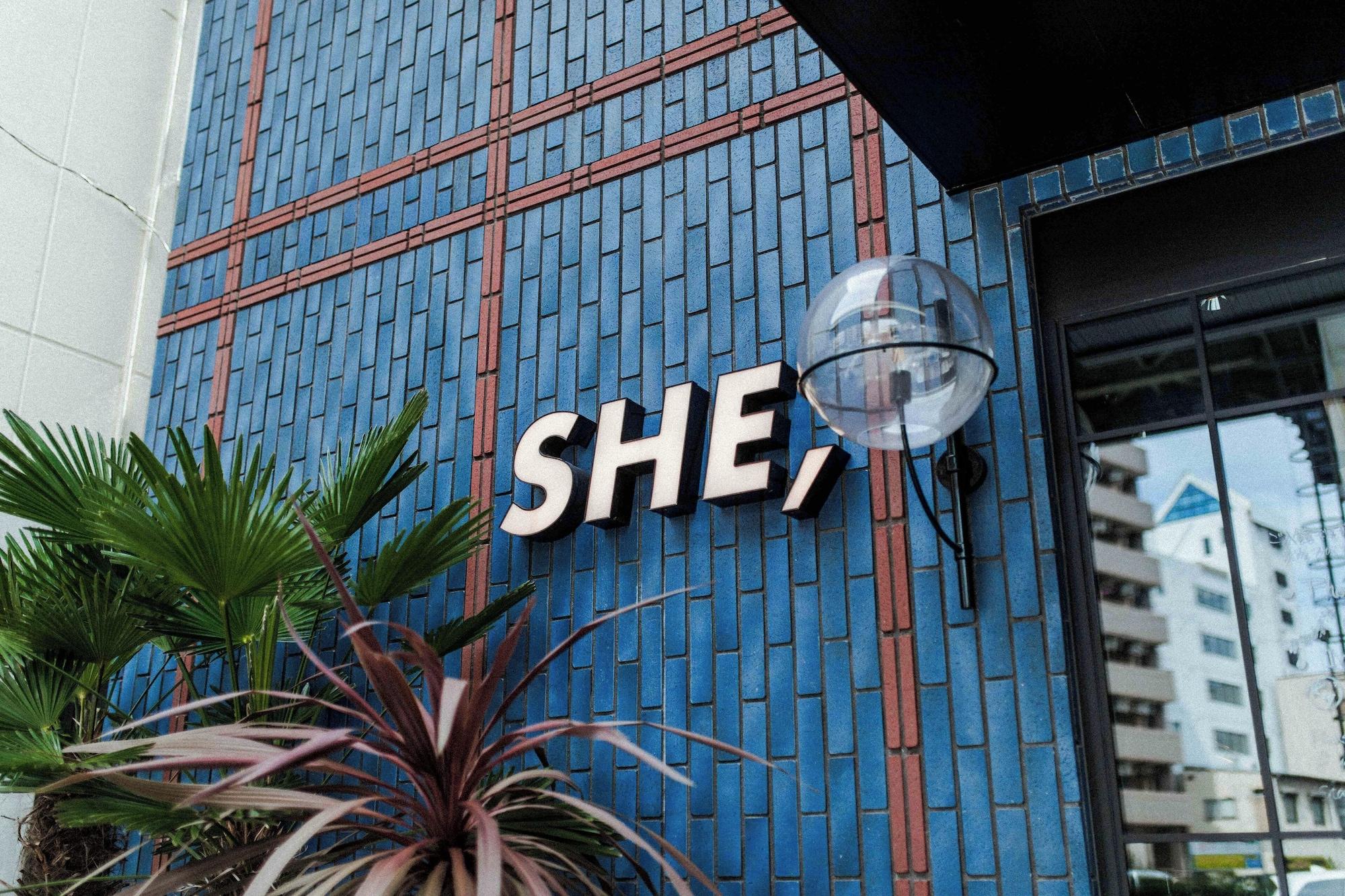 Varios Hotel She, Osaka