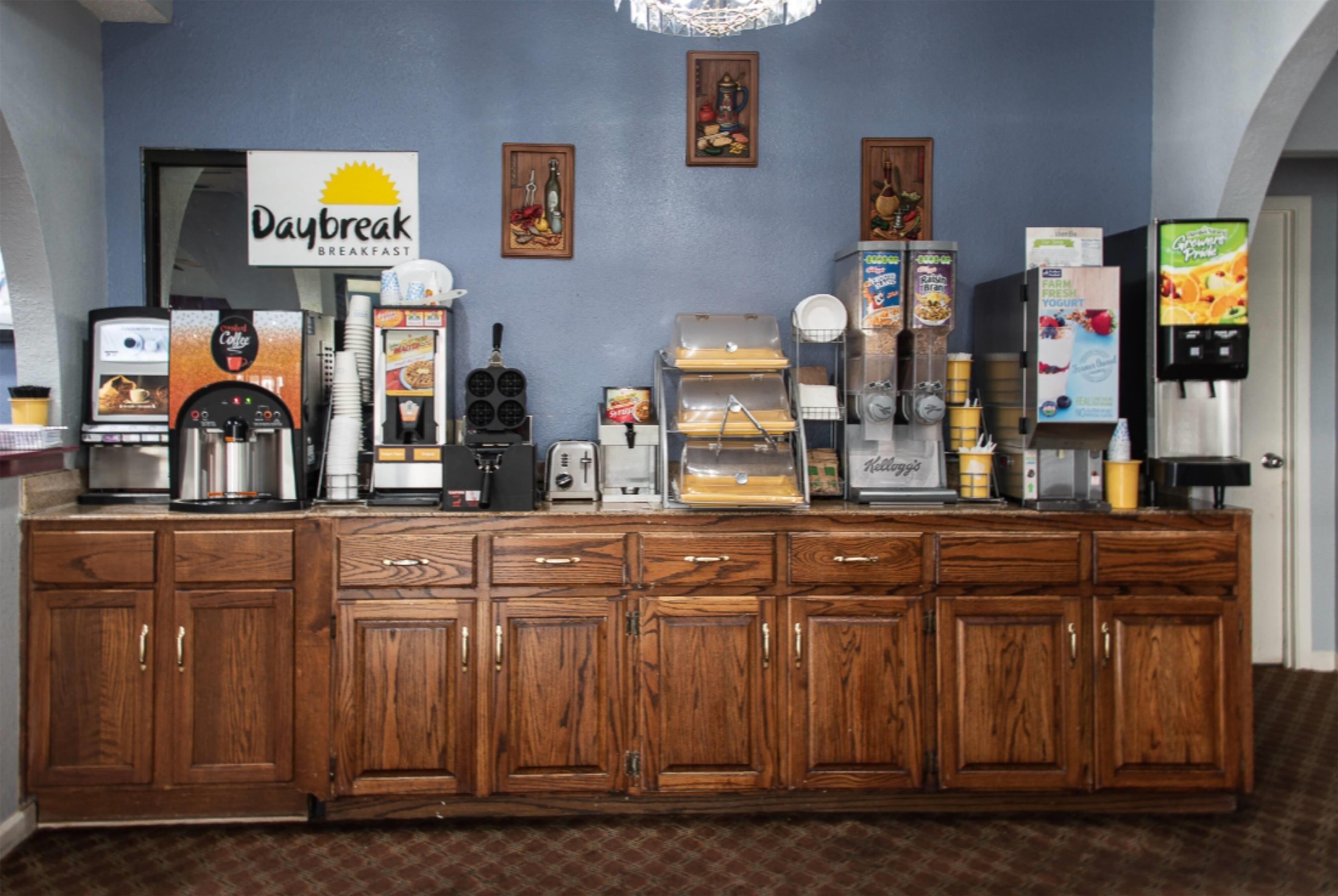 Restaurant Days Inn by Wyndham Troy