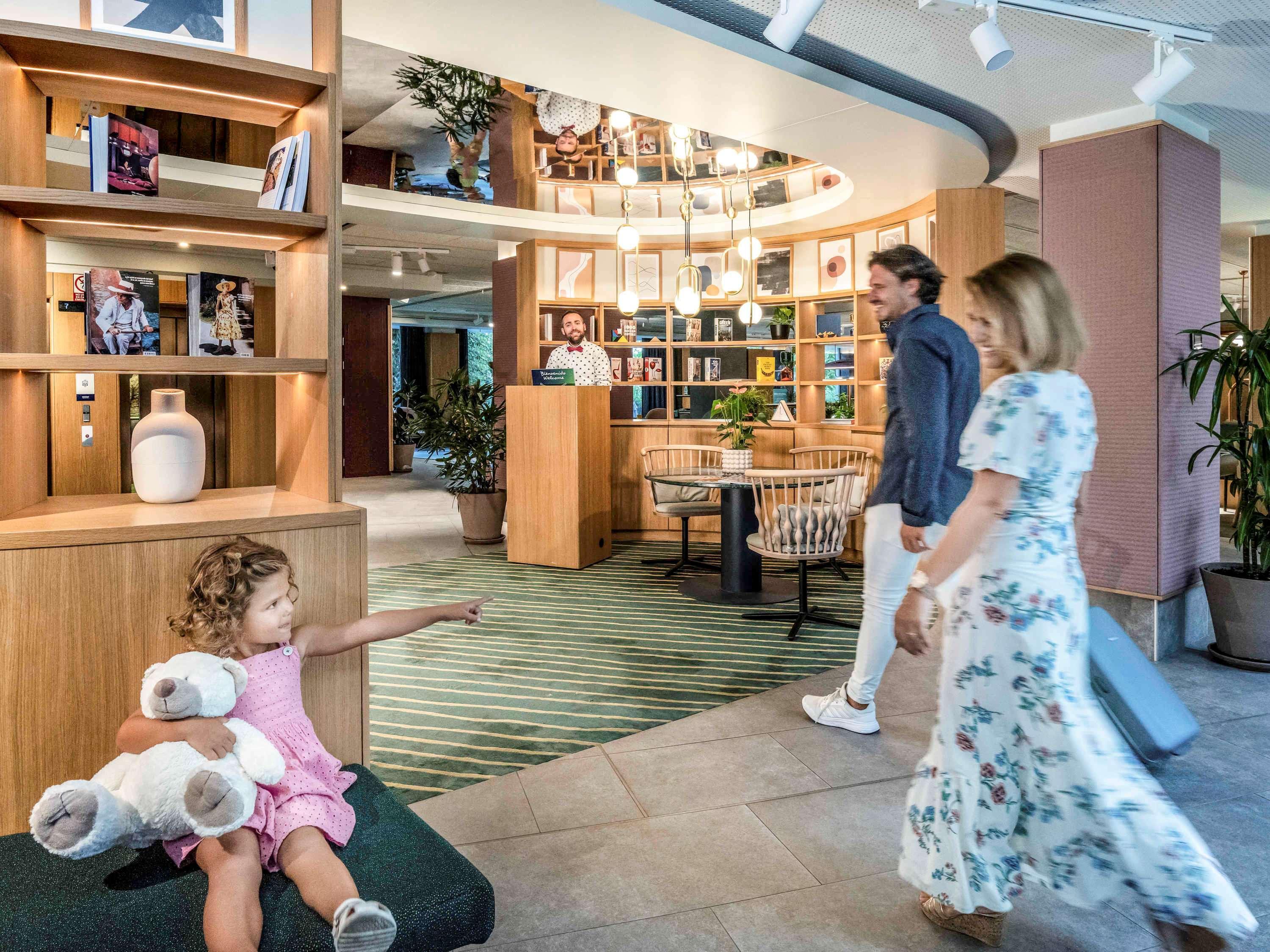 Vista Lobby Ibis Styles Madrid City las Ventas