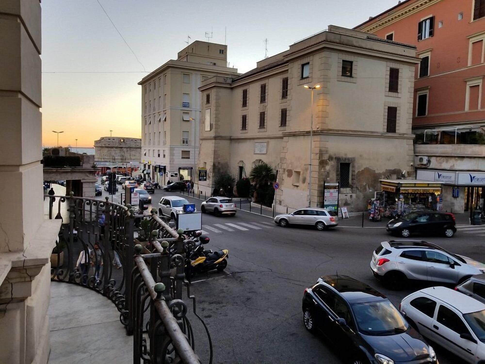 Vista Exterior Palazzo Alibrandi
