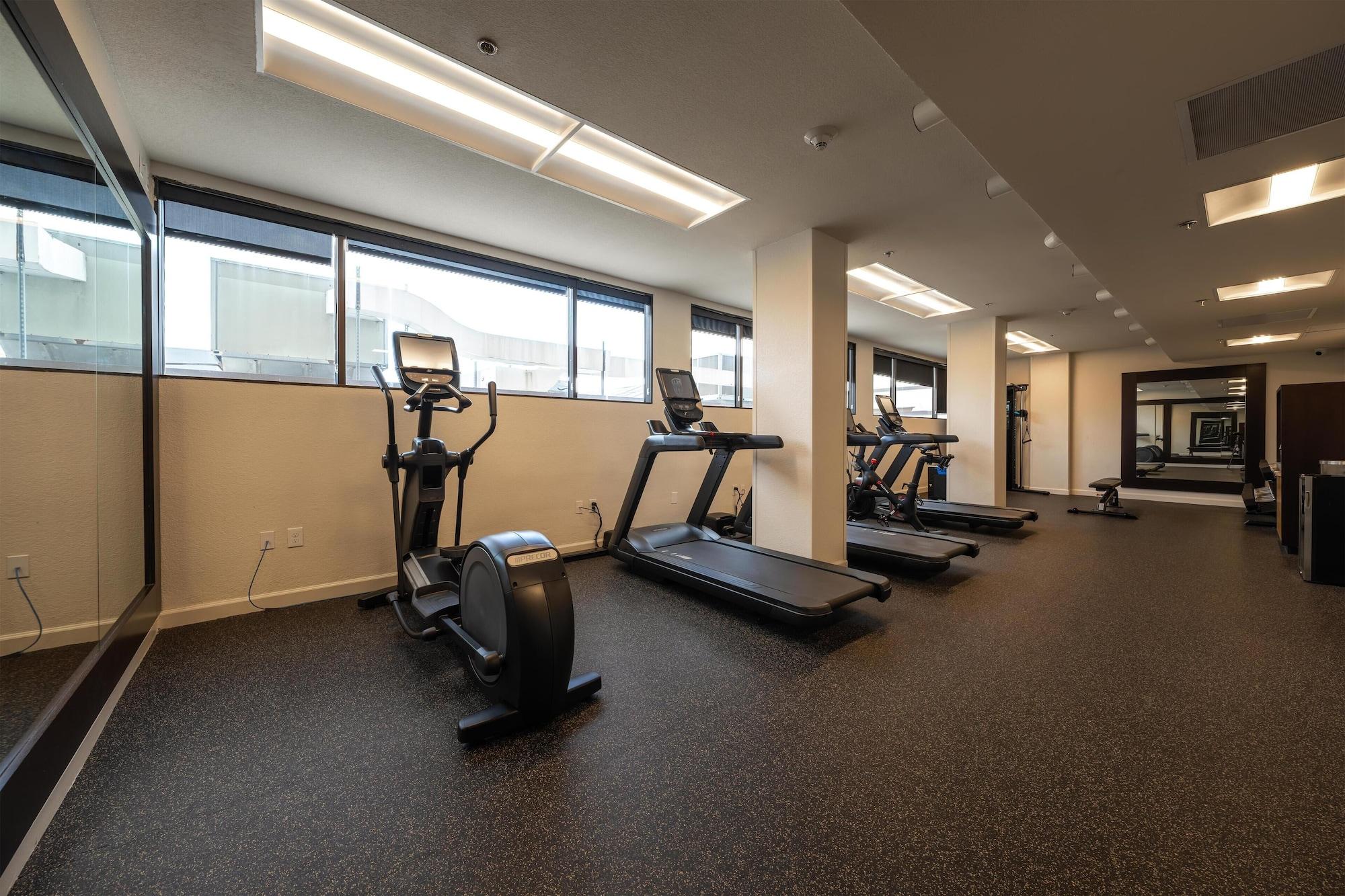 Gimnasio Doubletree by Hilton Houston Hobby Airport