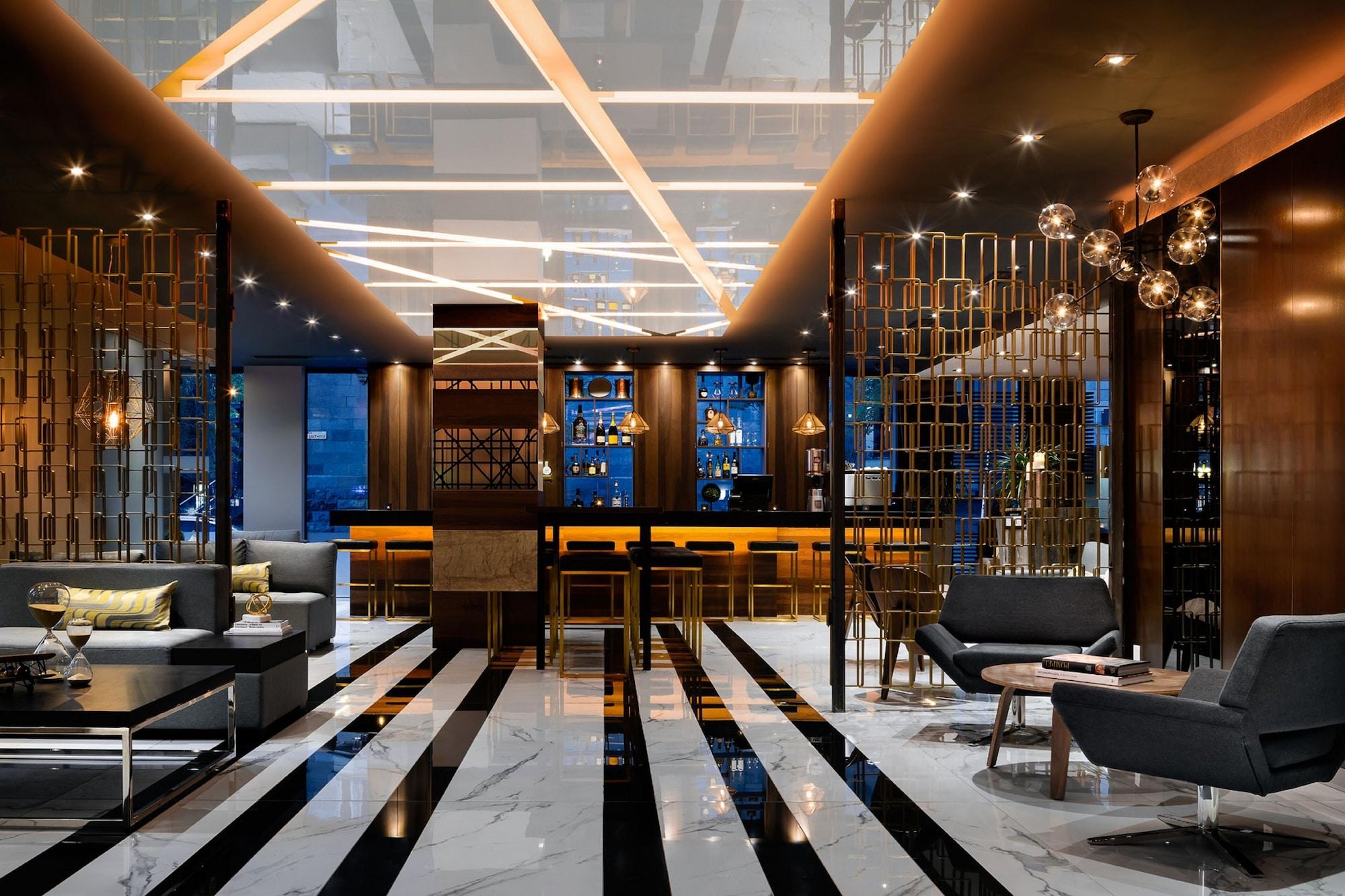Bar/Salón SENS Hotel