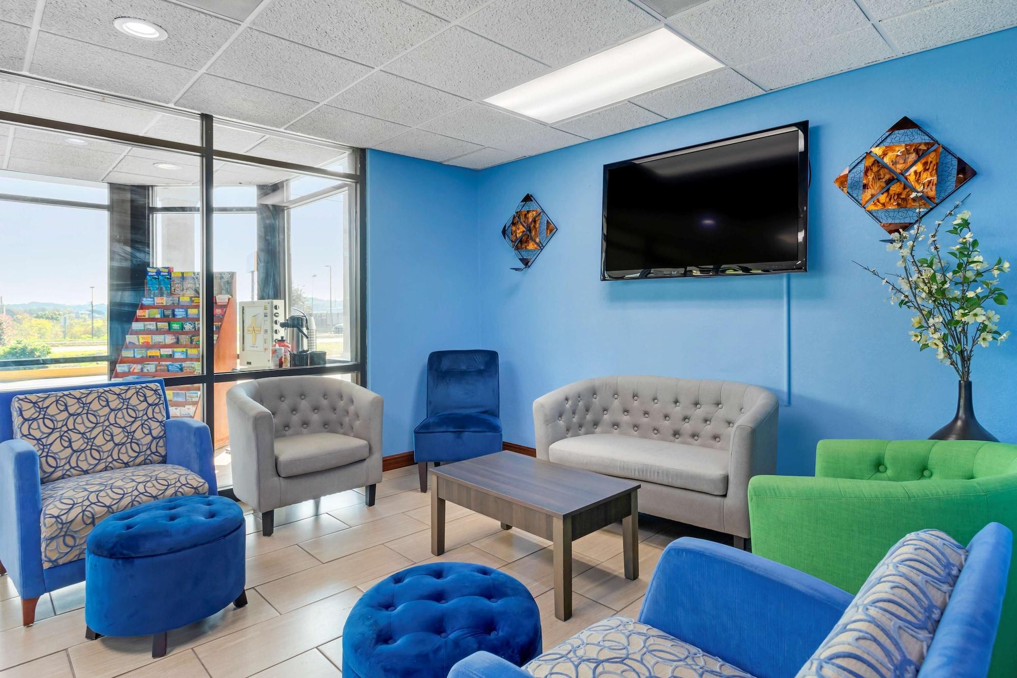 Vista Lobby SureStay Hotel by Best Western Lenoir City