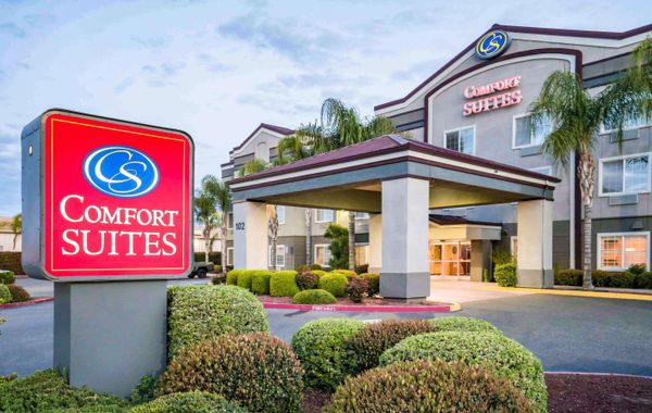 Comfort Suites Fresno River Park